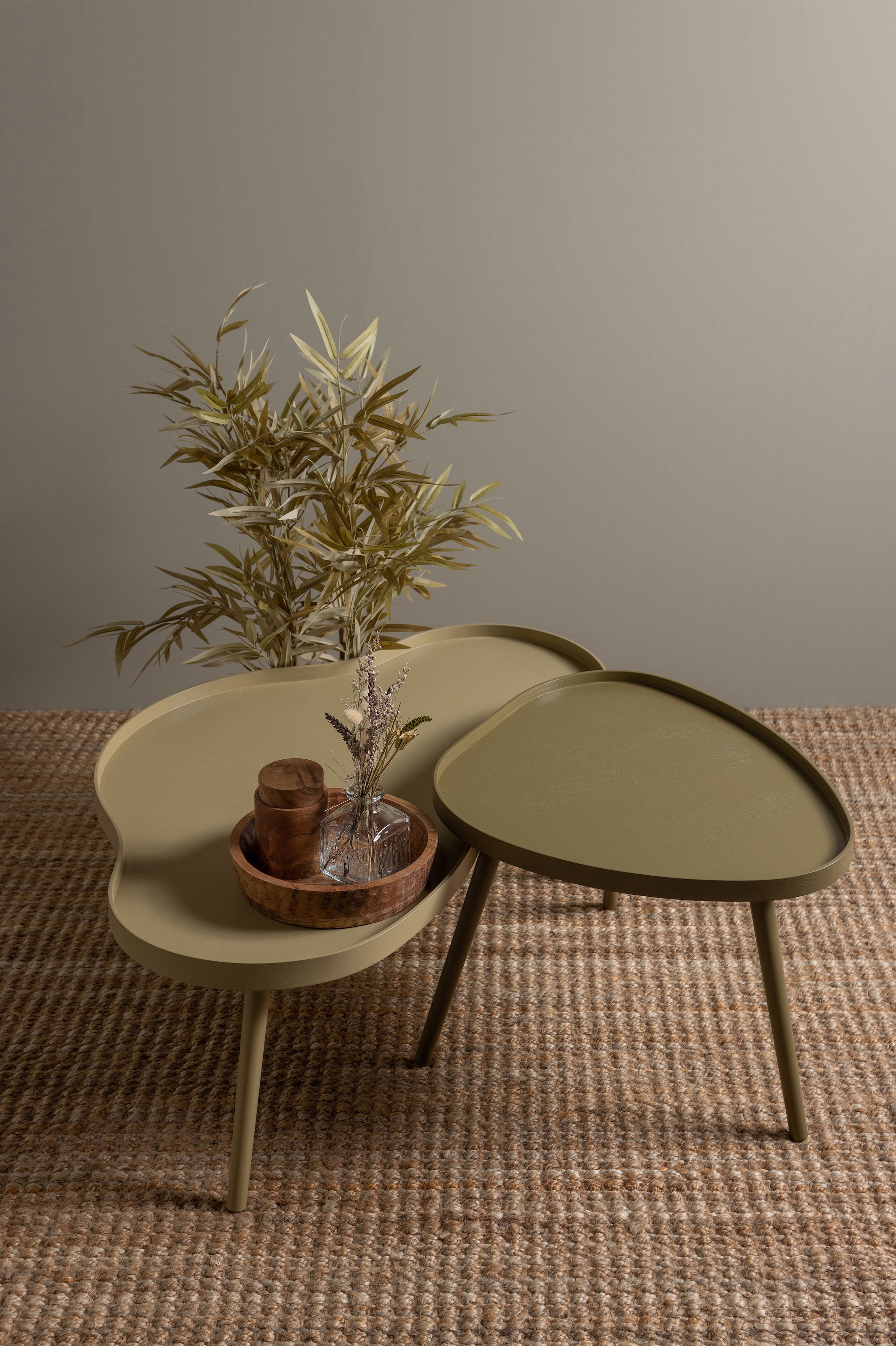 Image of WOOOD Beistelltisch "Mae aus MDF und Kiefernholz mit umlaufender Randerhöhung 100x58x35 cm" Rand 2 cm hoch, Tragkraft 5 kg, Beine konisch von Ø3 auf Ø1,5 cm