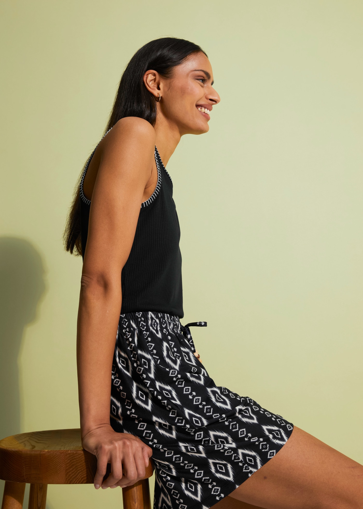 bonprix Shorts  aus Jersey-Material mit Polyester und Elasthan, Regular Fit