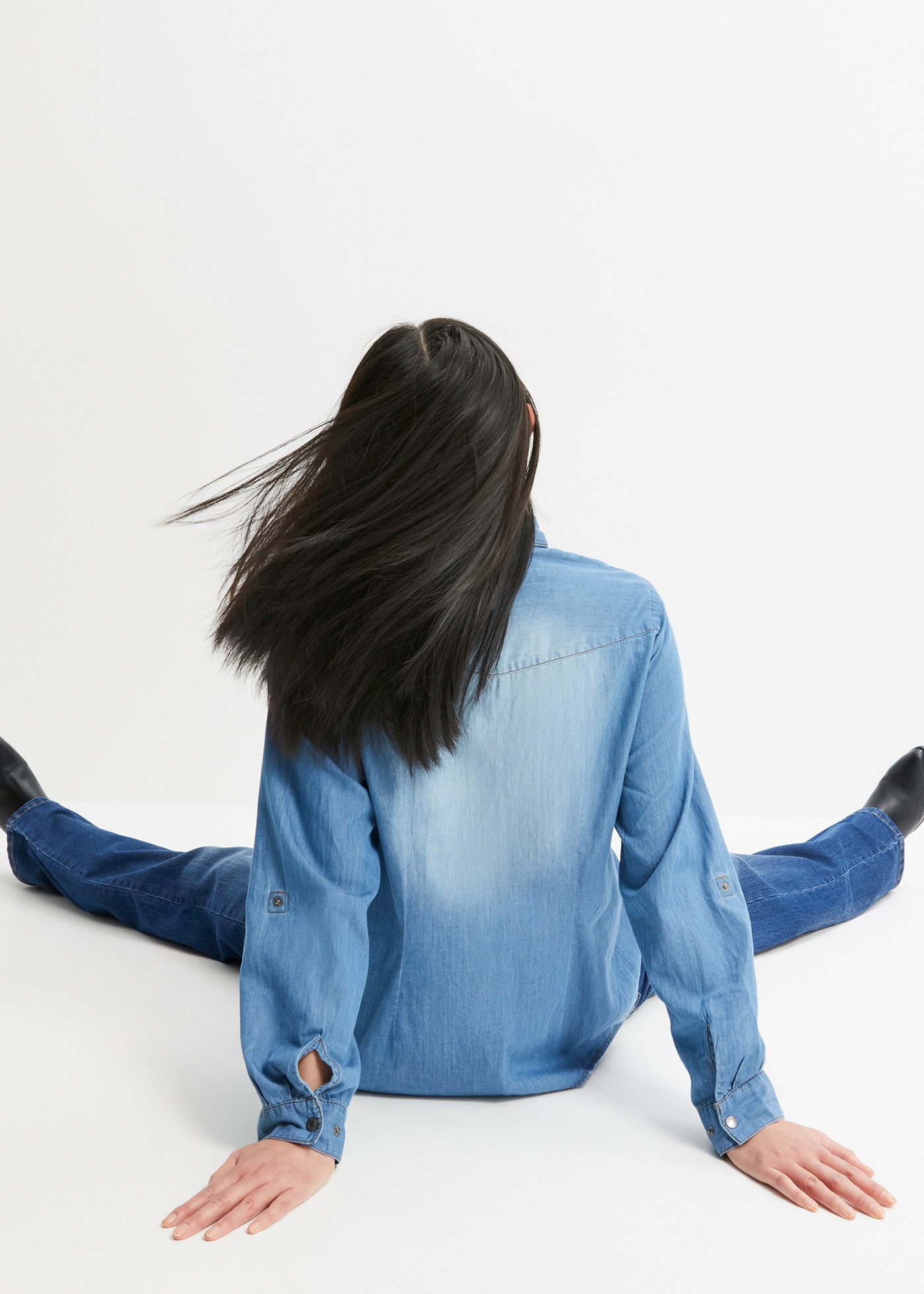 bonprix Jeansbluse »Jeansbluse mit Druckknöpfen, Langarm« mit Druckknöpfen, schmal geschnitten