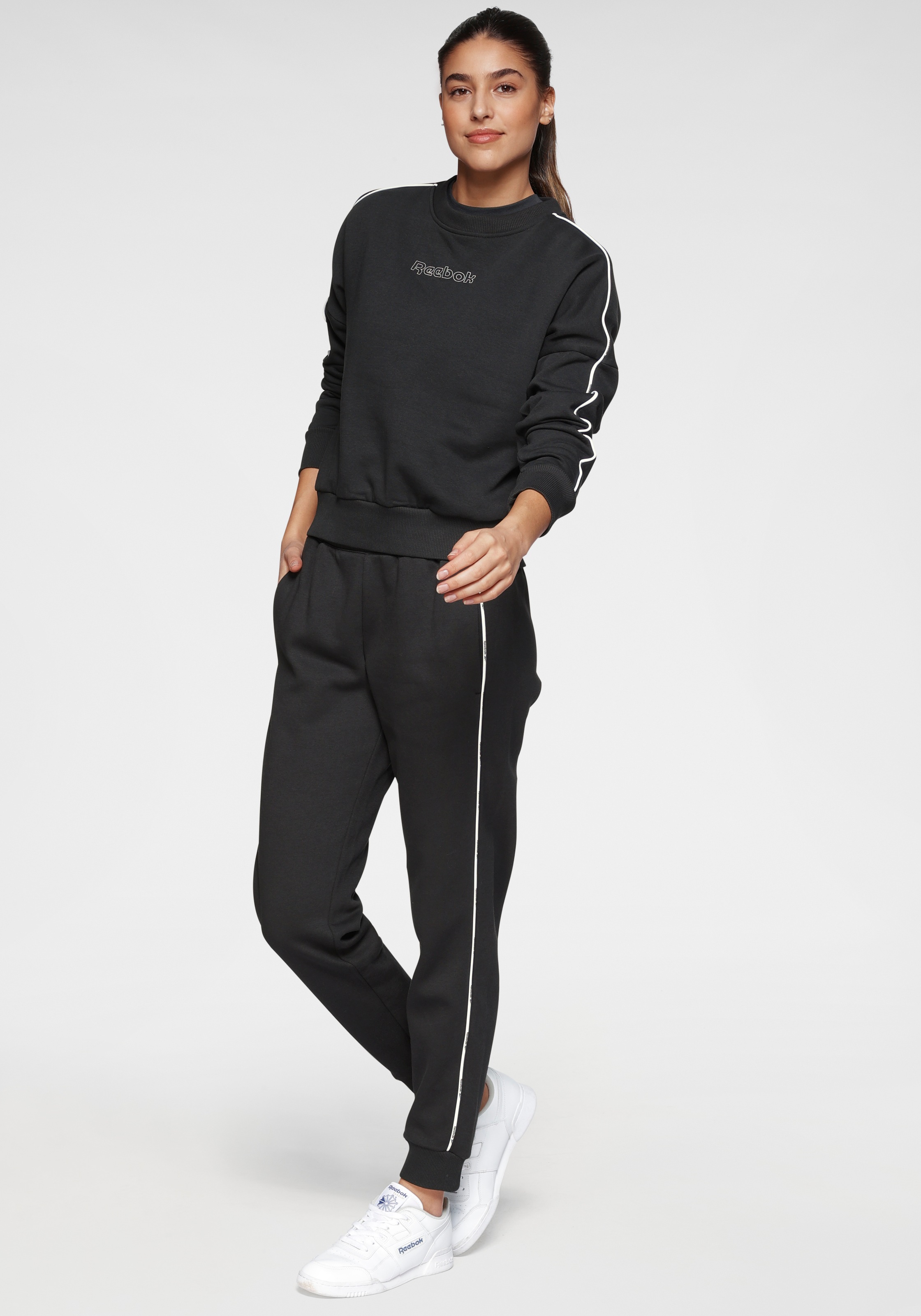Image of Reebok Jogginganzug »TE Piping Tracksuit«, (Set, 2 tlg.) bei Ackermann Versand Schweiz