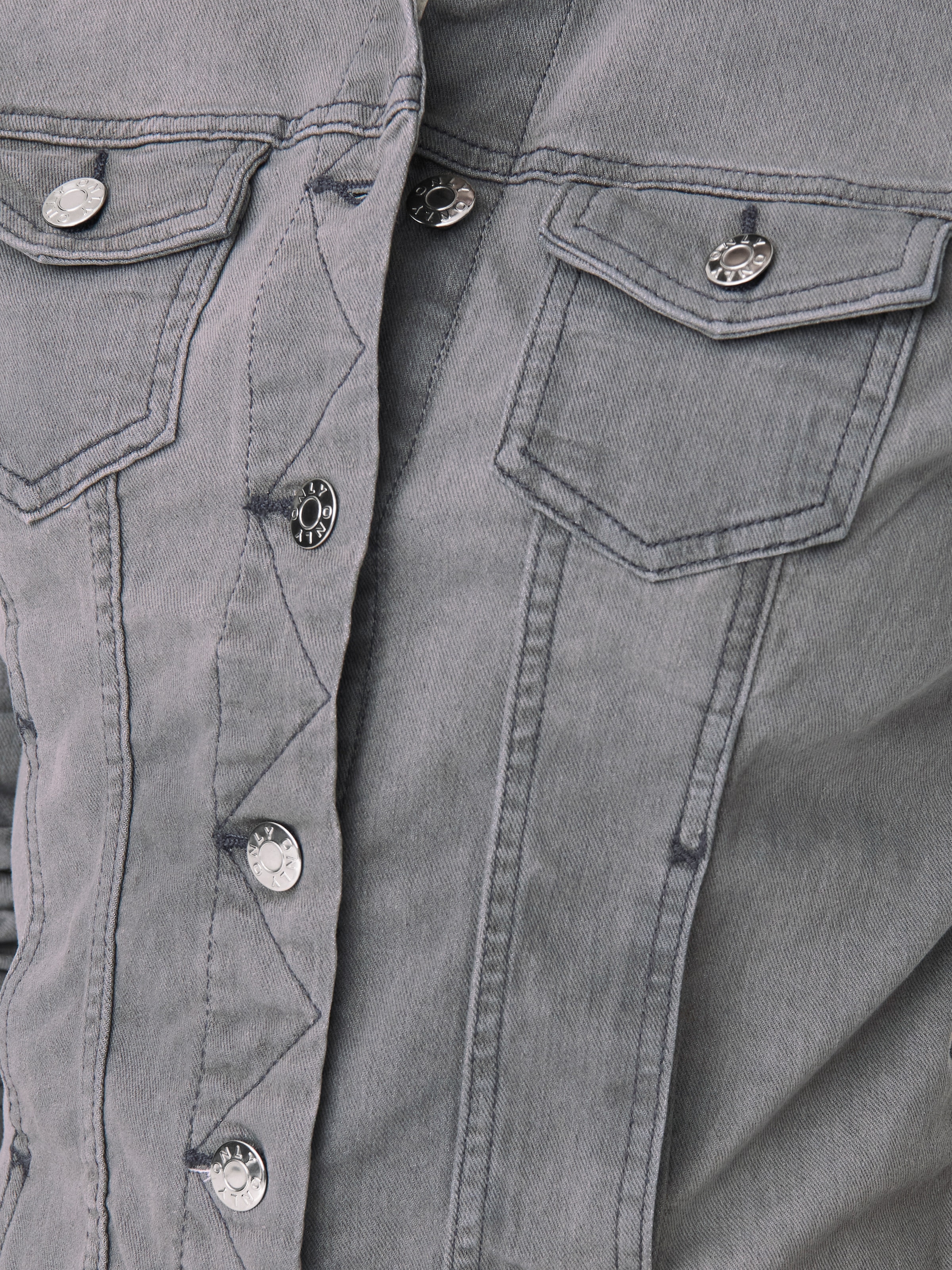 ONLY Jeansjacke »ONLWONDER – Jeansjacke mit Teilungsnähten und Stretch«, sehr figurbetont, casual, Denim, Baumwollmischung, Brusttaschen