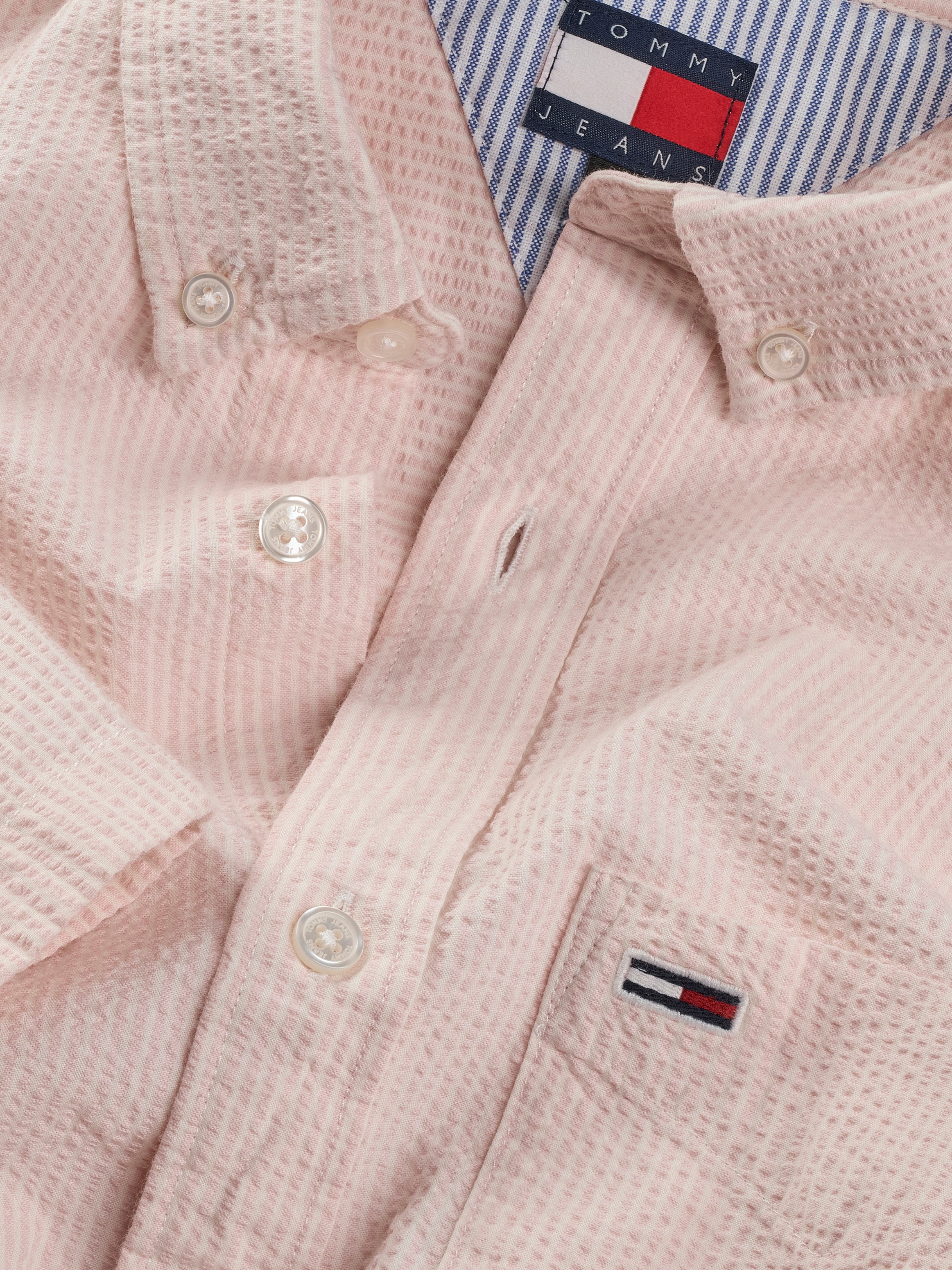 Tommy Jeans Kurzarmhemd »TJM REG SEERSUCKER STP SS SHIRT«, fein gestreift
