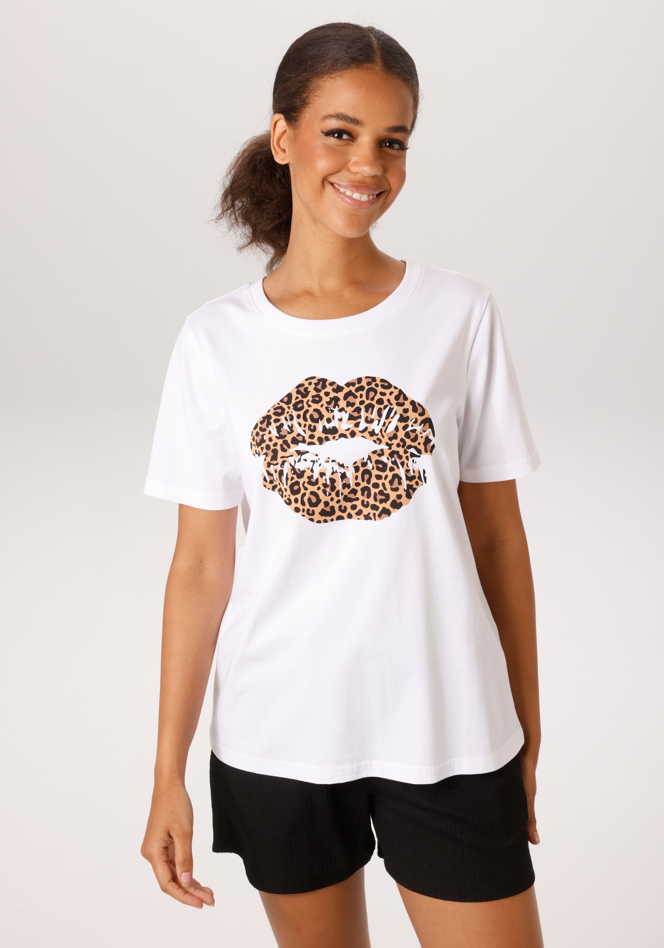 Image of Aniston CASUAL T-Shirt mit extravaganten Lippen im Animal-Print