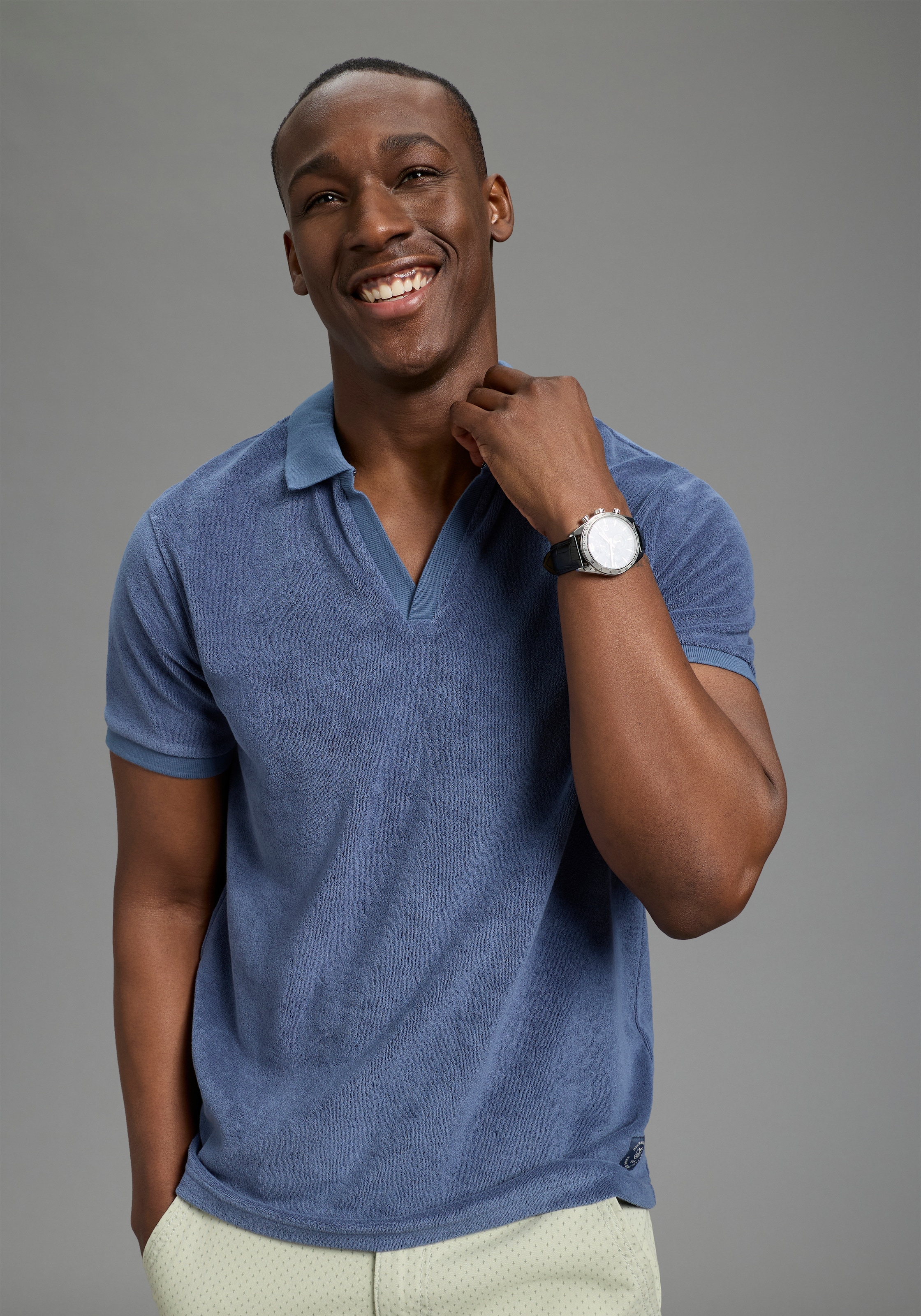 Image of DELMAO Poloshirt "sommerleichter Frottee" Regular Fit, mit V-Ausschnitt und Polokragen, unifarben