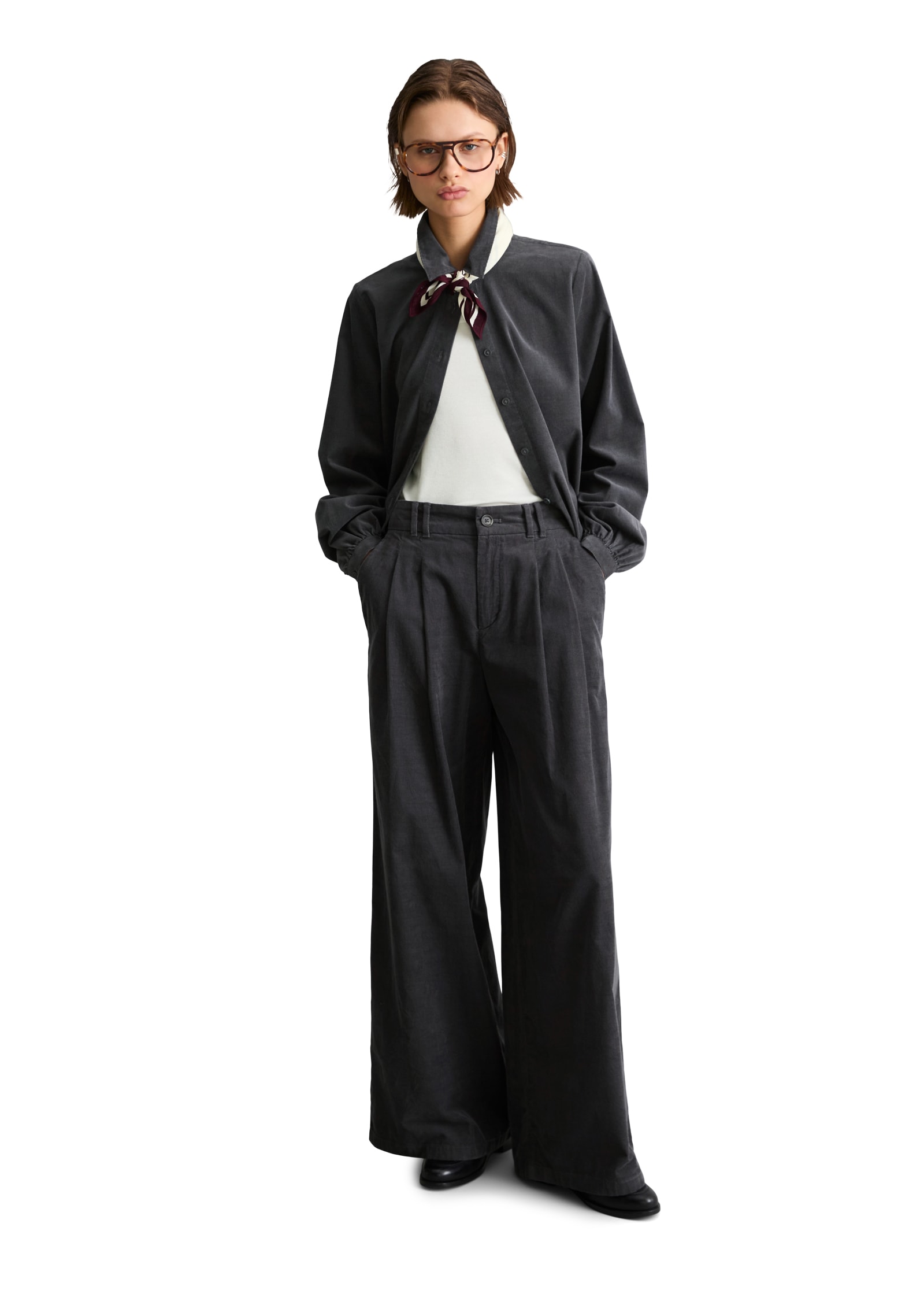 Marc O'Polo DENIM Pantalon en velours côtelé  9 : Plis sur la taille, large en coton biologique