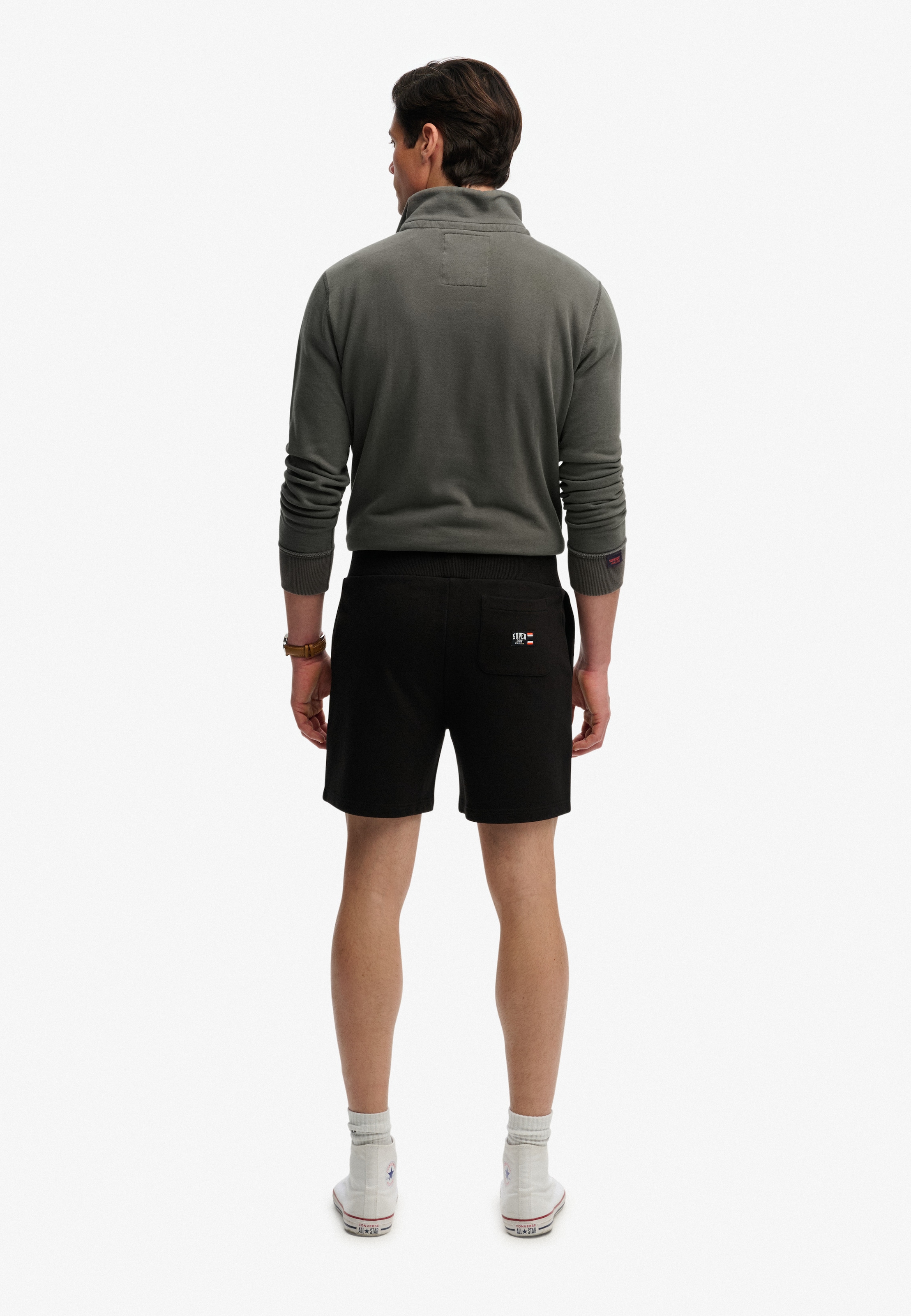 Superdry Sweatshorts »ESSENTIAL LOGO CLASSIC SHORT«  coupe décontractée, avec élastique, longueur genoux, uni
