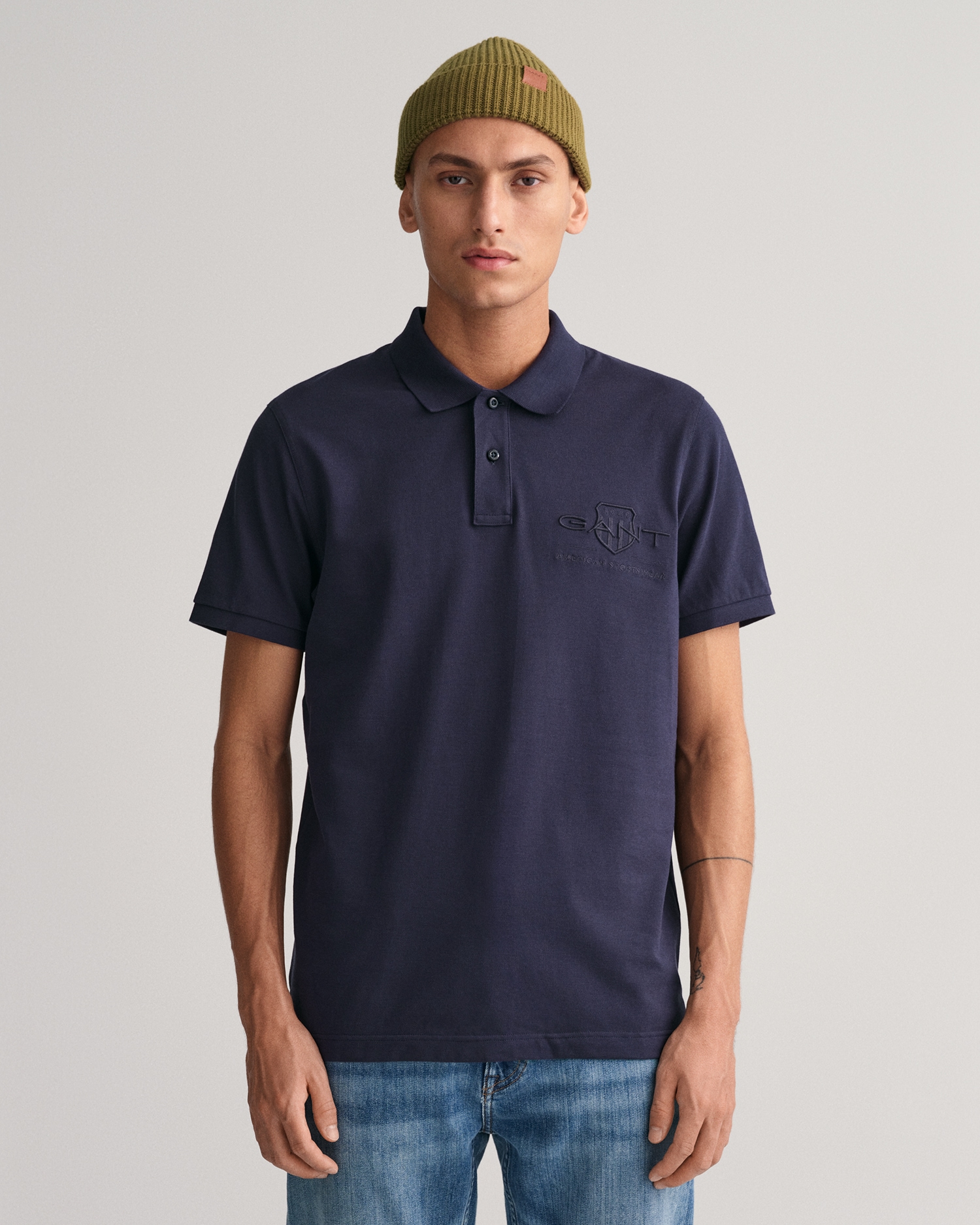 Gant Poloshirt »REG TONAL SHIELD SS RUGGER«, Ton in Ton Stickerei auf der Brust