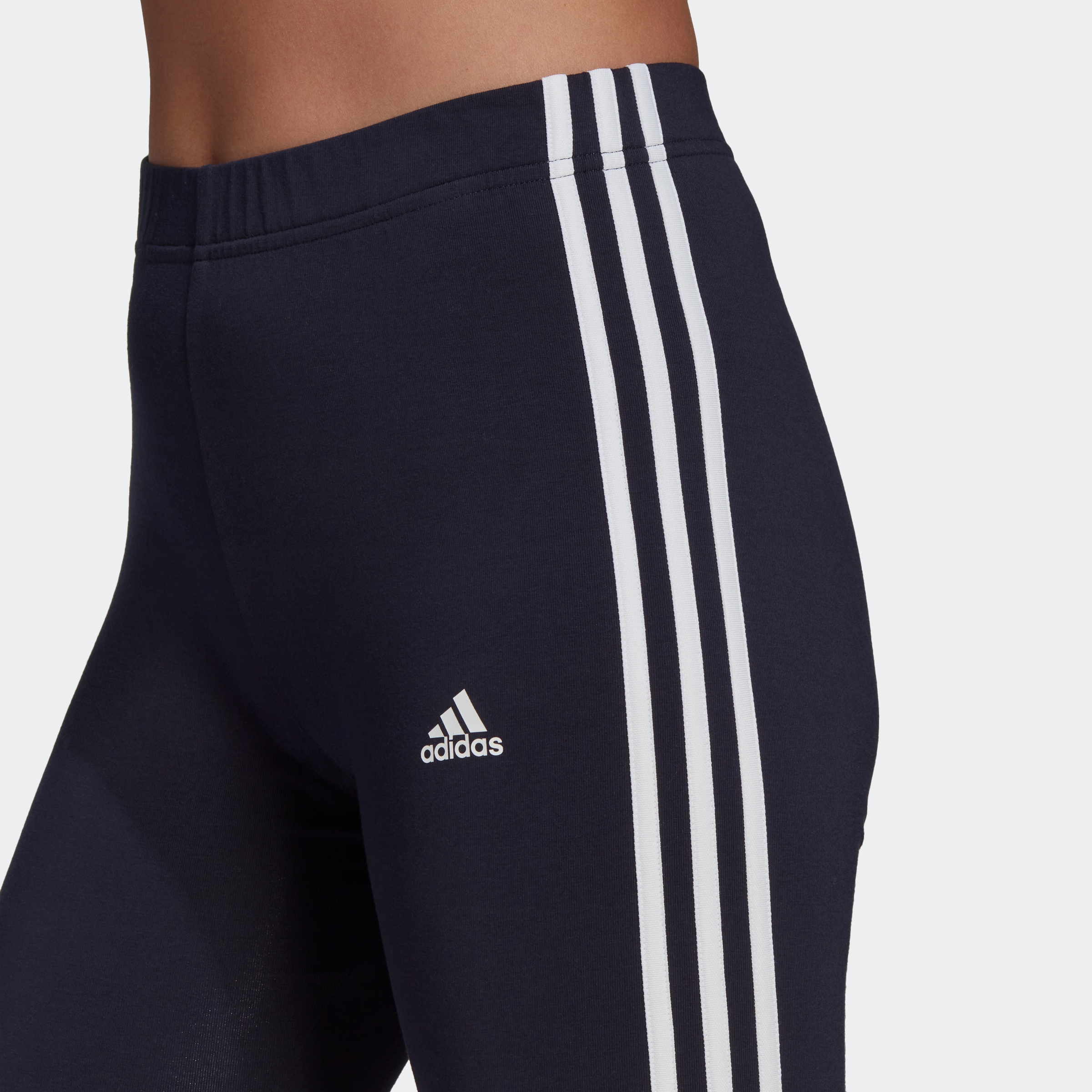 adidas Sportswear Shorts »ESSENTIALS 3STREIFEN KURZE TIGHT«, (1 tlg.)