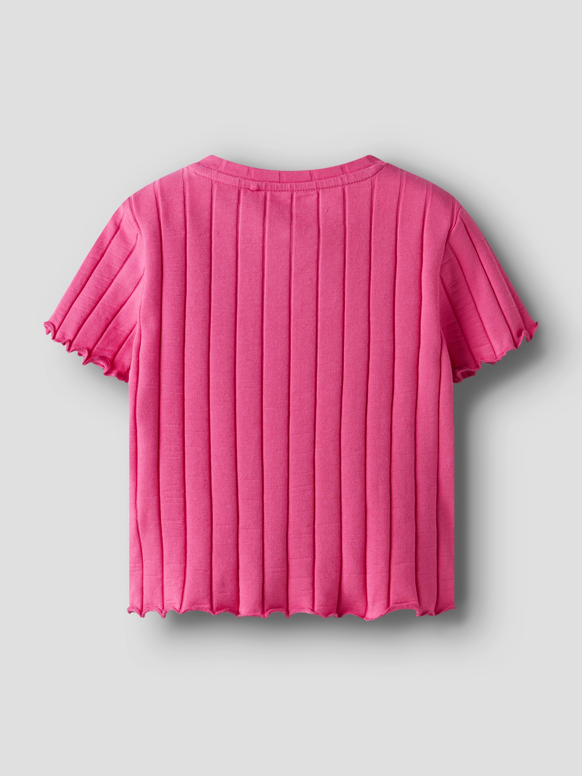 Name It T-Shirt »NKFNORALINA SS CROP TOP NOOS«, in toller Rippen-Qualität und mit gewellten Säumen