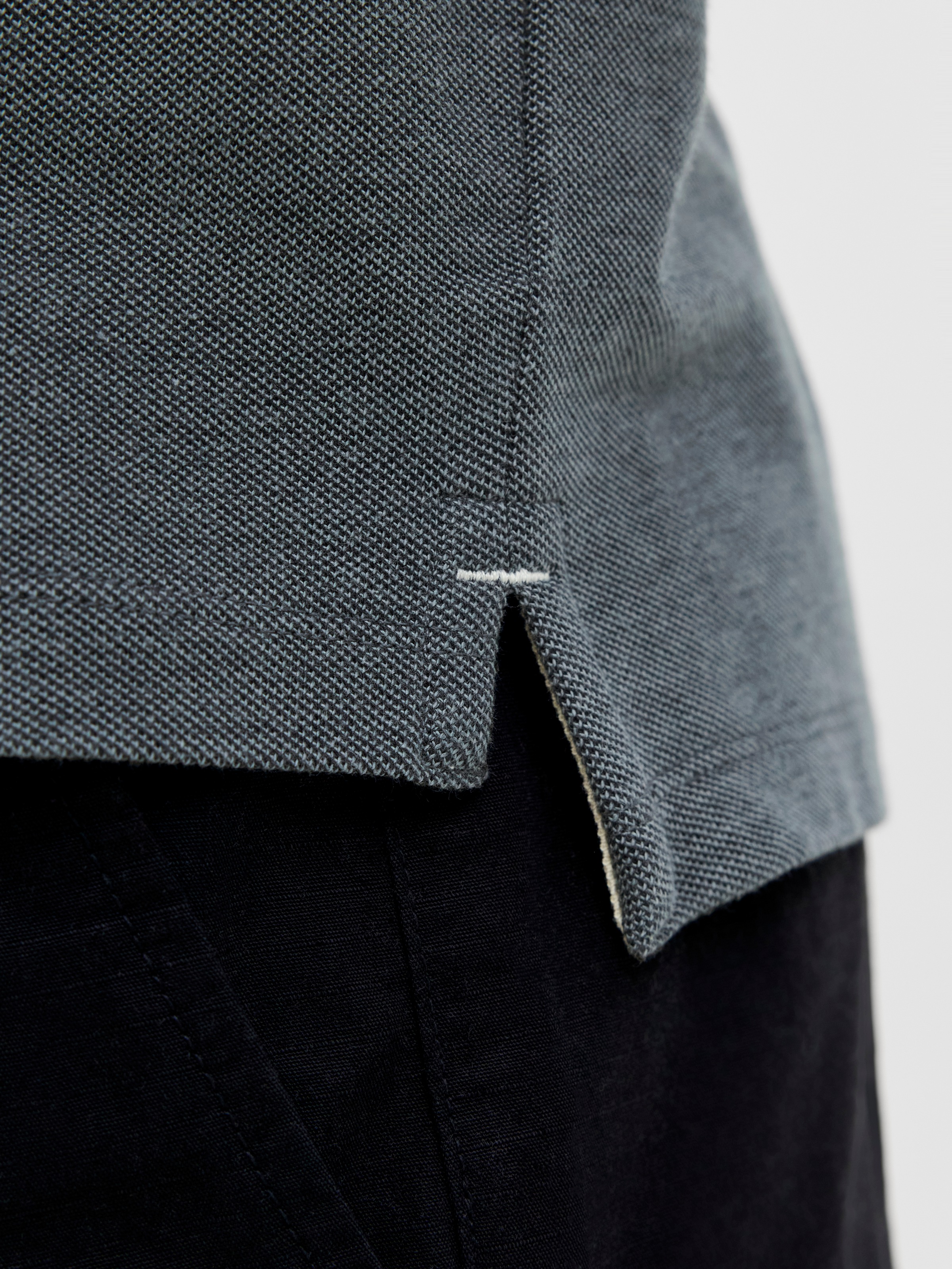 Jack & Jones Poloshirt »JJEPAULOS  Poloshirt mit klassischem Kragen und figurbetonter Form« Logostickerei, modisch, schmal, Baumwolle, Polokragen