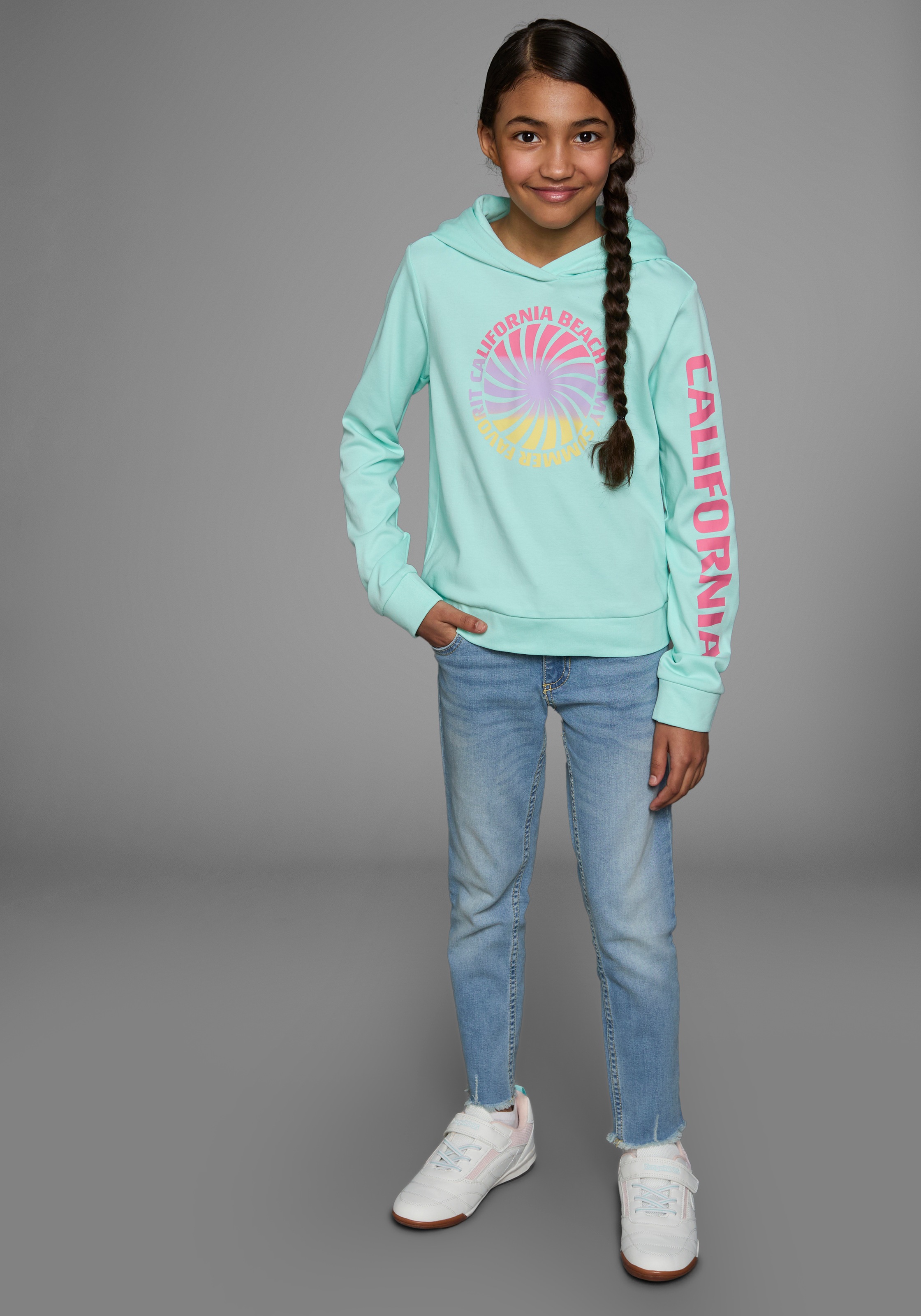 KIDSWORLD Kapuzenshirt », Langarmshirt mit Ärmelprint«, Langarm, gerade Passform, mit coolem Aufdruck