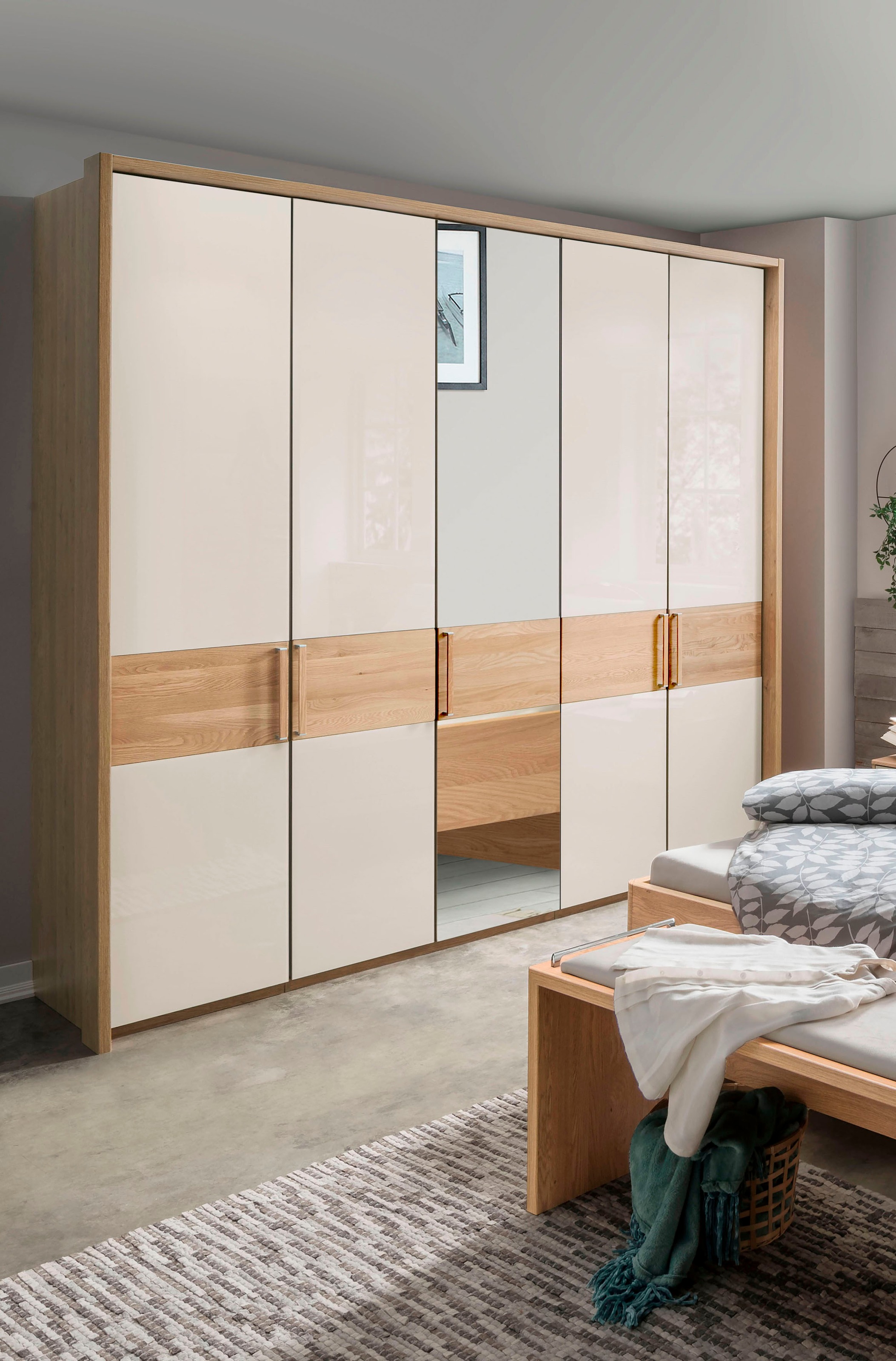 Image of WIEMANN Drehtürenschrank »Kiruna«, mit Champagnerglas und Spiegel bei Ackermann Versand Schweiz