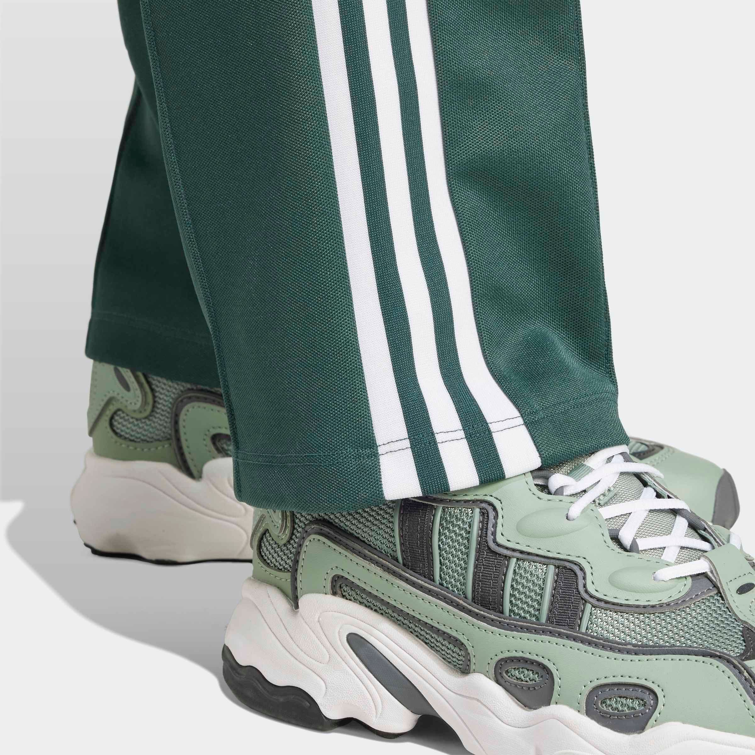 adidas Originals »CLASSIC TP«  Retro Style, der gerade Schnitt mit schmal zulaufenden Bein