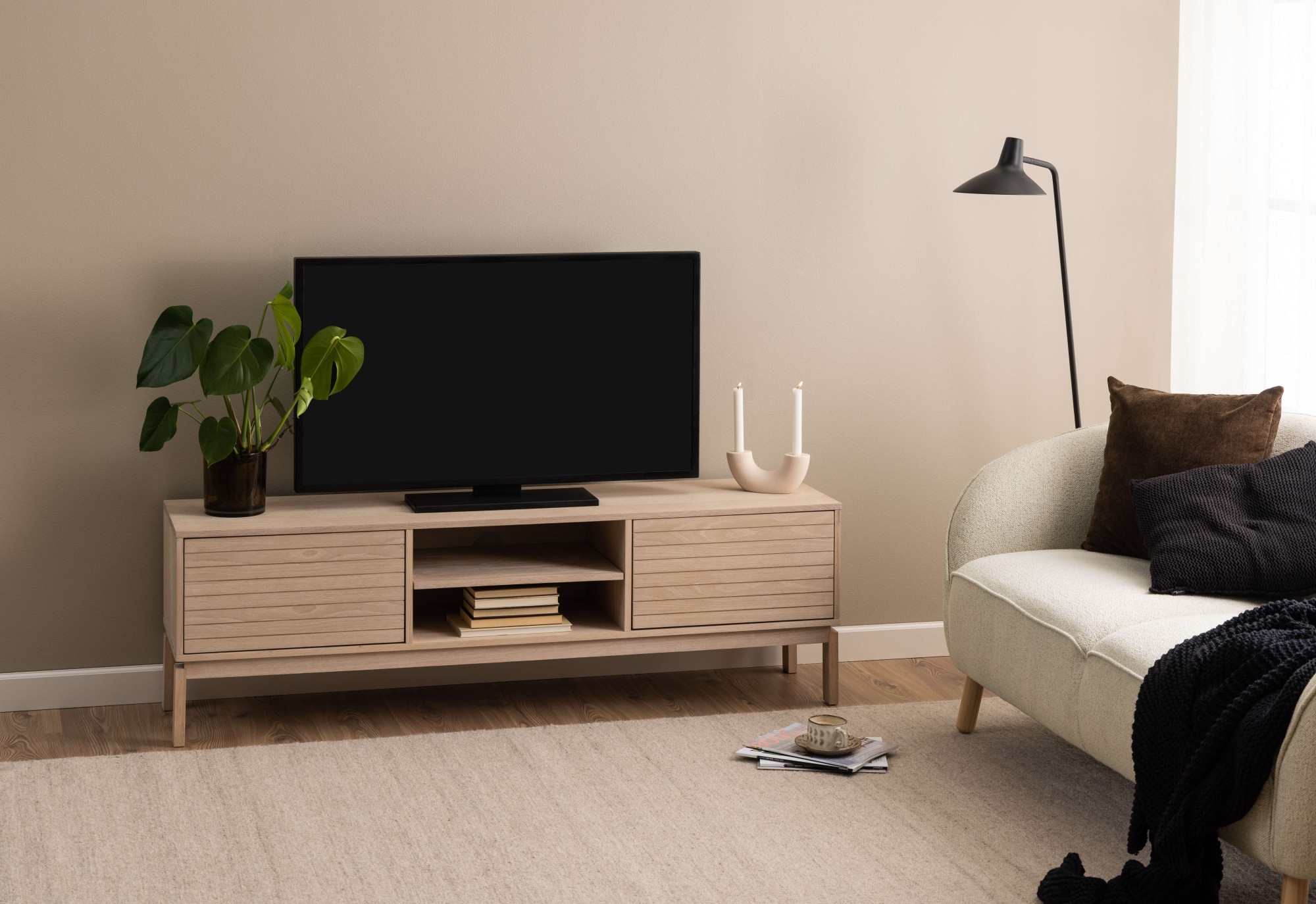 Image of ACTONA GROUP TV-Schrank "Linley TV-Tisch, Lowboard, Fernsehtisch," Eichenfurnier, 2 Türen, 2 Einlegeböden, Lamellenfront, B: 160cm