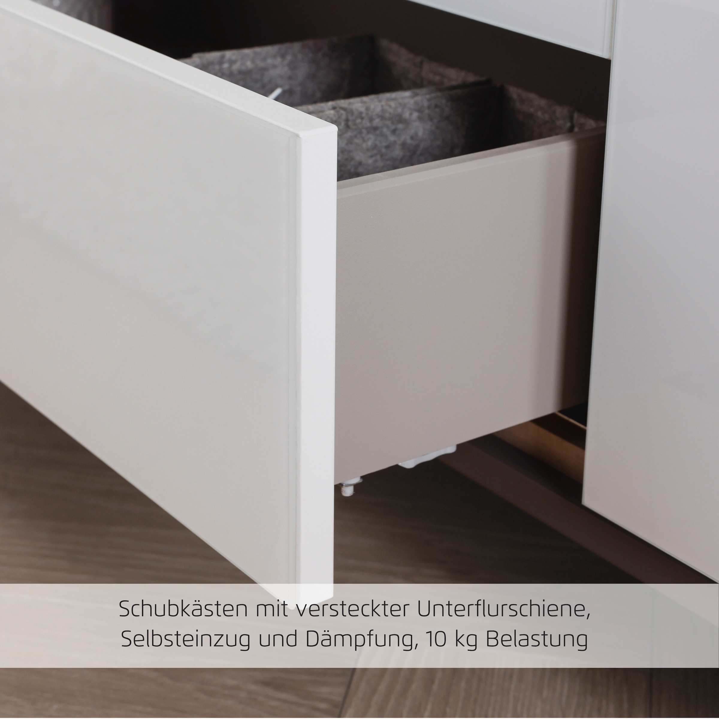 rauch Kombikommode »Sideboard Schubkommode Kommode MONTCLAR Front Dekor/Hochglanz/Glas« Breite 160 / Höhe 81 cm, 2 Einlegeböden, inkl. Soft-Close-Funktion,  2-türig, 4 geräumige Schubladen, viele Griffvarianten MADE IN GERMANY