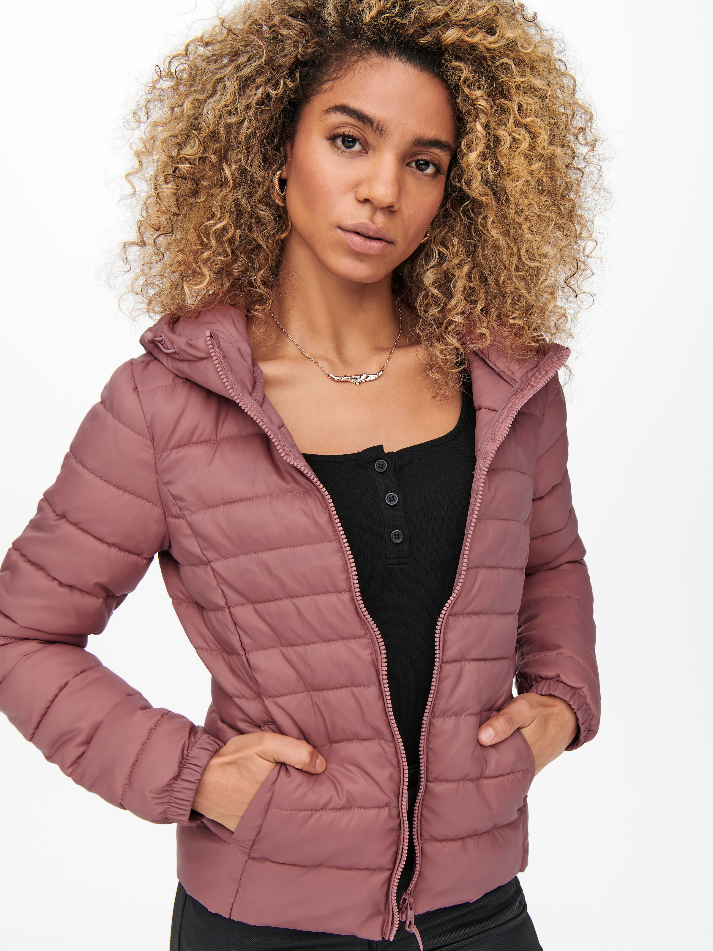 ONLY »ONLTAHOE HOOD JACKET OTW NOOS« mit Kapuze Kunstfaser, perfekt für den Übergang