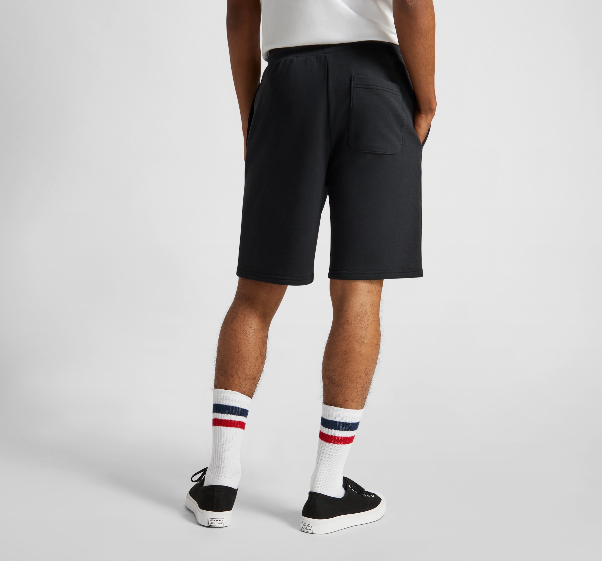 Converse Sweatshorts »EMBROIDERED STAR CHEVRON STANDARD-FIT FLEECE SHORT«, (1 tlg.)