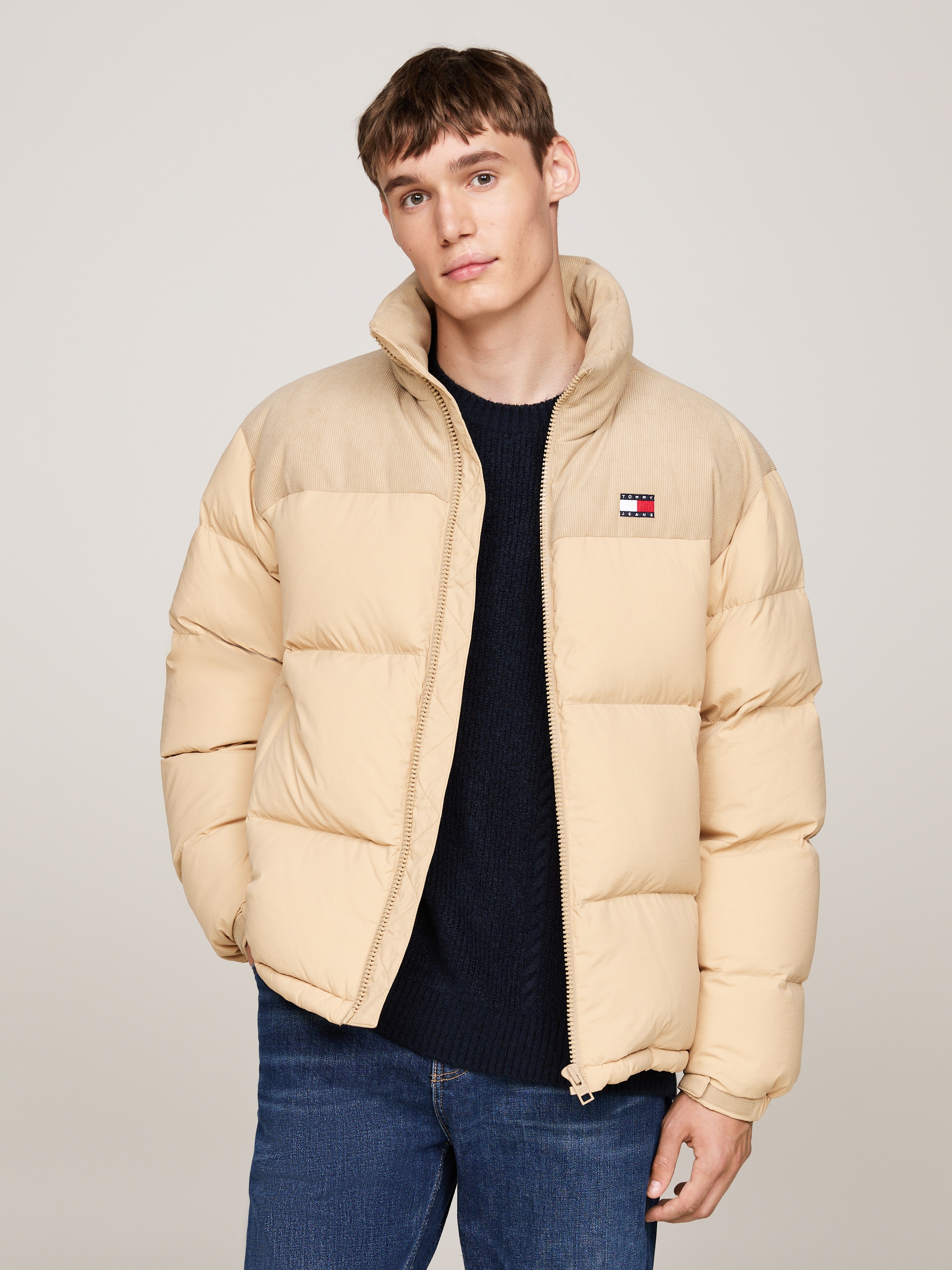 Image of Tommy Jeans Steppjacke "TJM CORD MIX ALASKA PUFFER" mit Cord-Einsätze auf Brust und Schultern