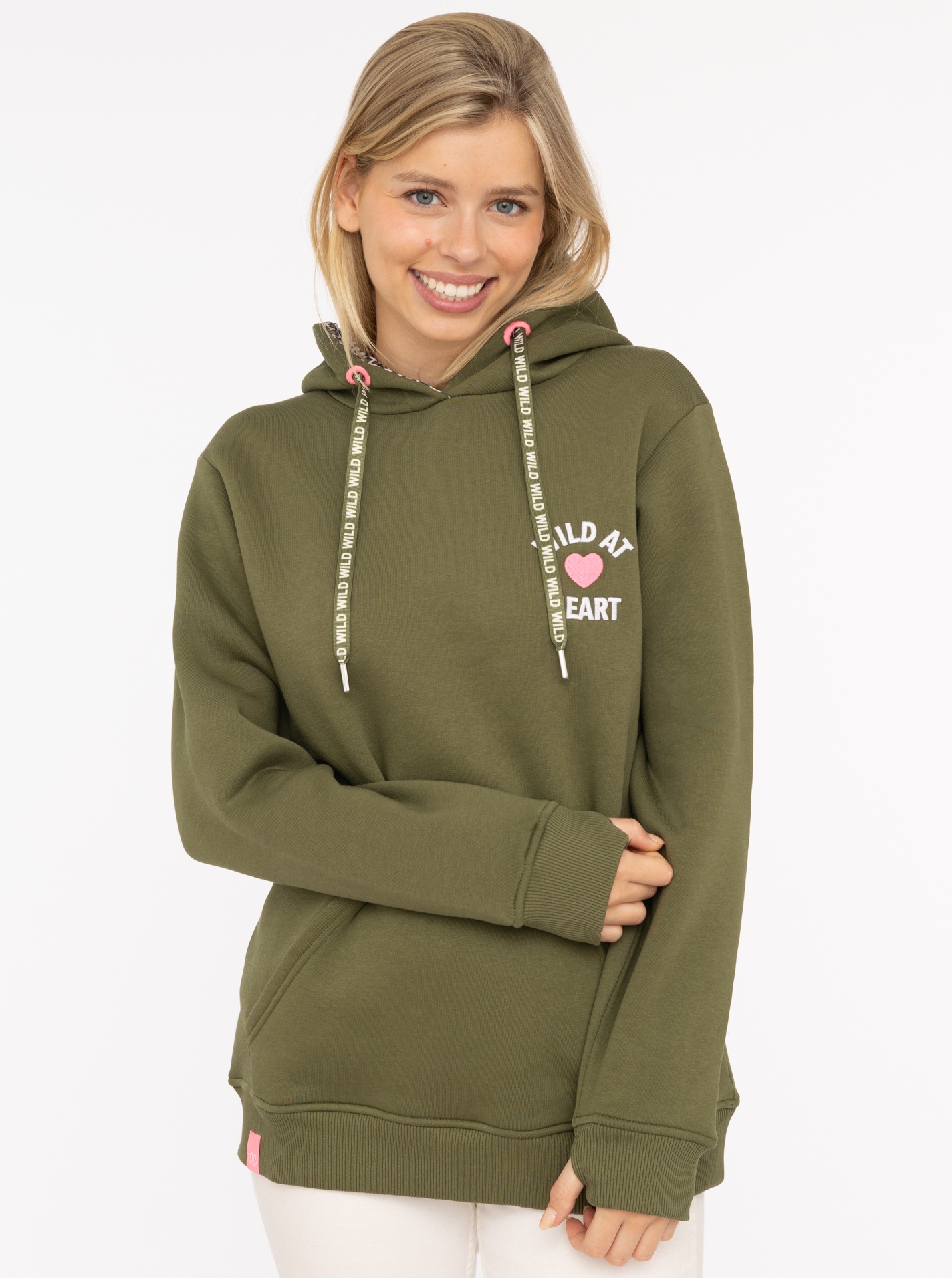 Image of Zwillingsherz Hoodie ""Wild at heart"", Leo Kapuze und Stickerei, bedruckter Kordelzug, gestrickte Bündchen