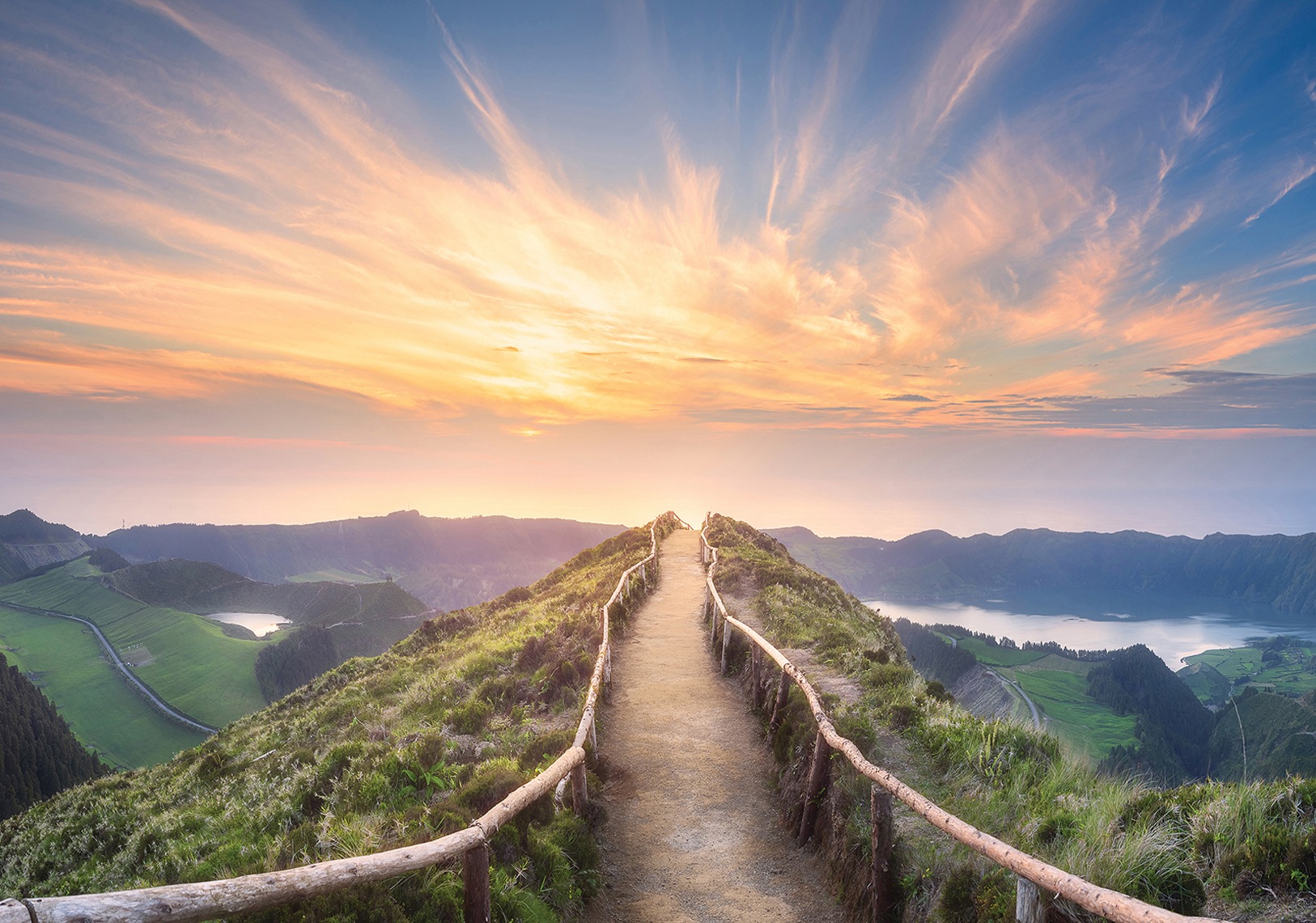 Image of Consalnet Vliestapete »STRAssE«, grafisch, in verschiedenen Grössen bei Ackermann Versand Schweiz