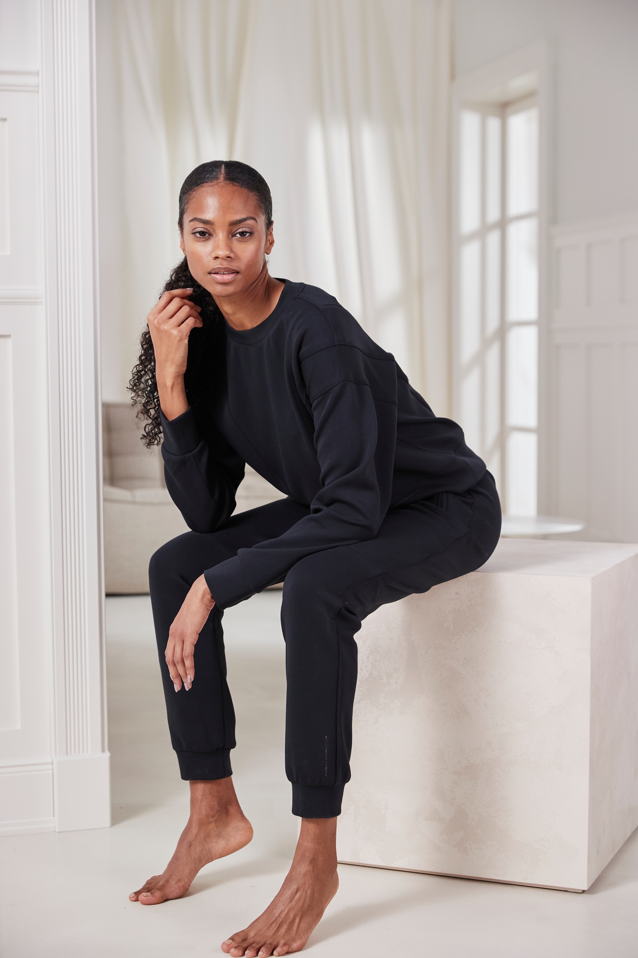 French Connection Sweatshirt, mit überschnittenen Schultern