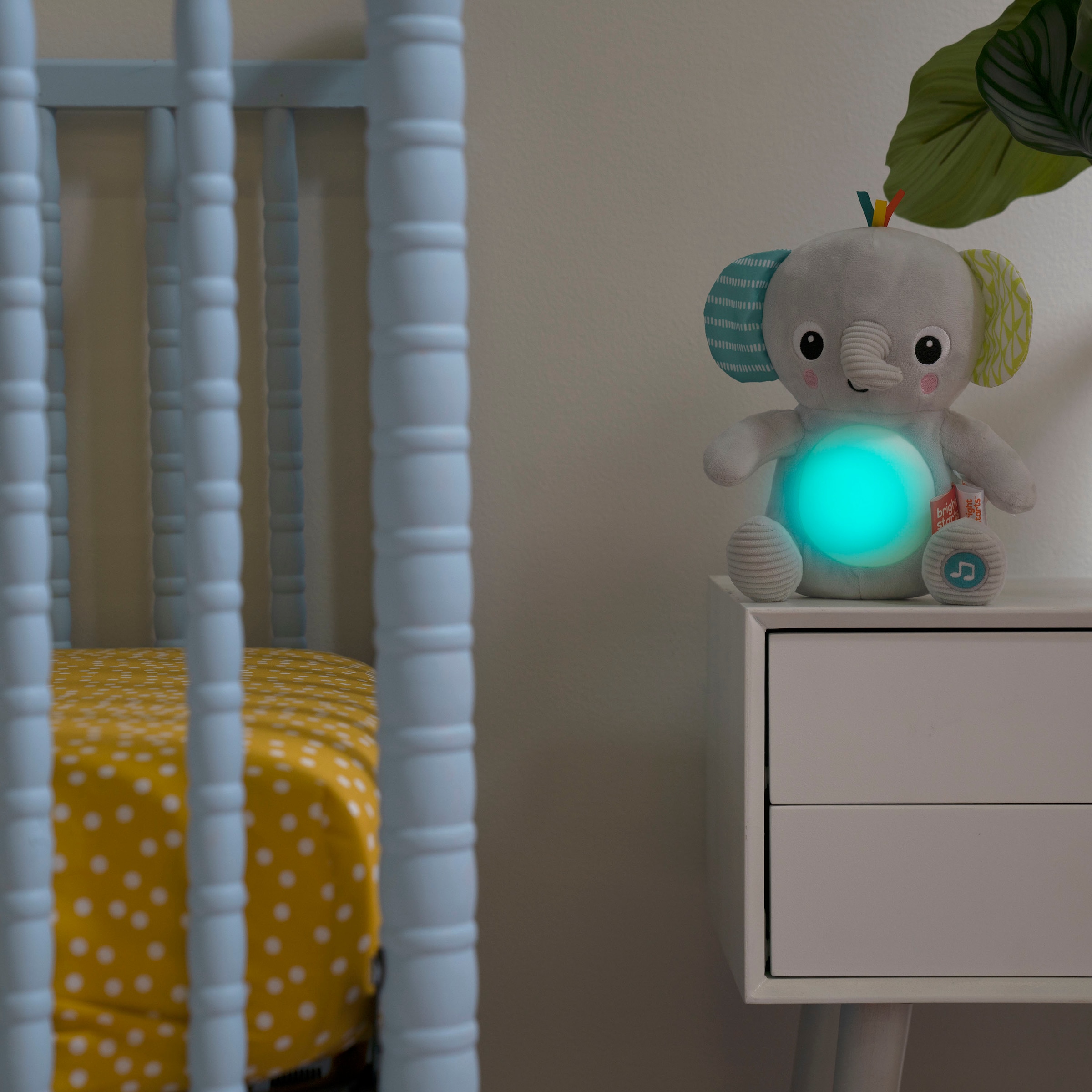 Bright Starts Figurine en peluche »Hug-a-bye Baby™ Musical Light Up Soft Toy​« mit Licht und Soundeffekten