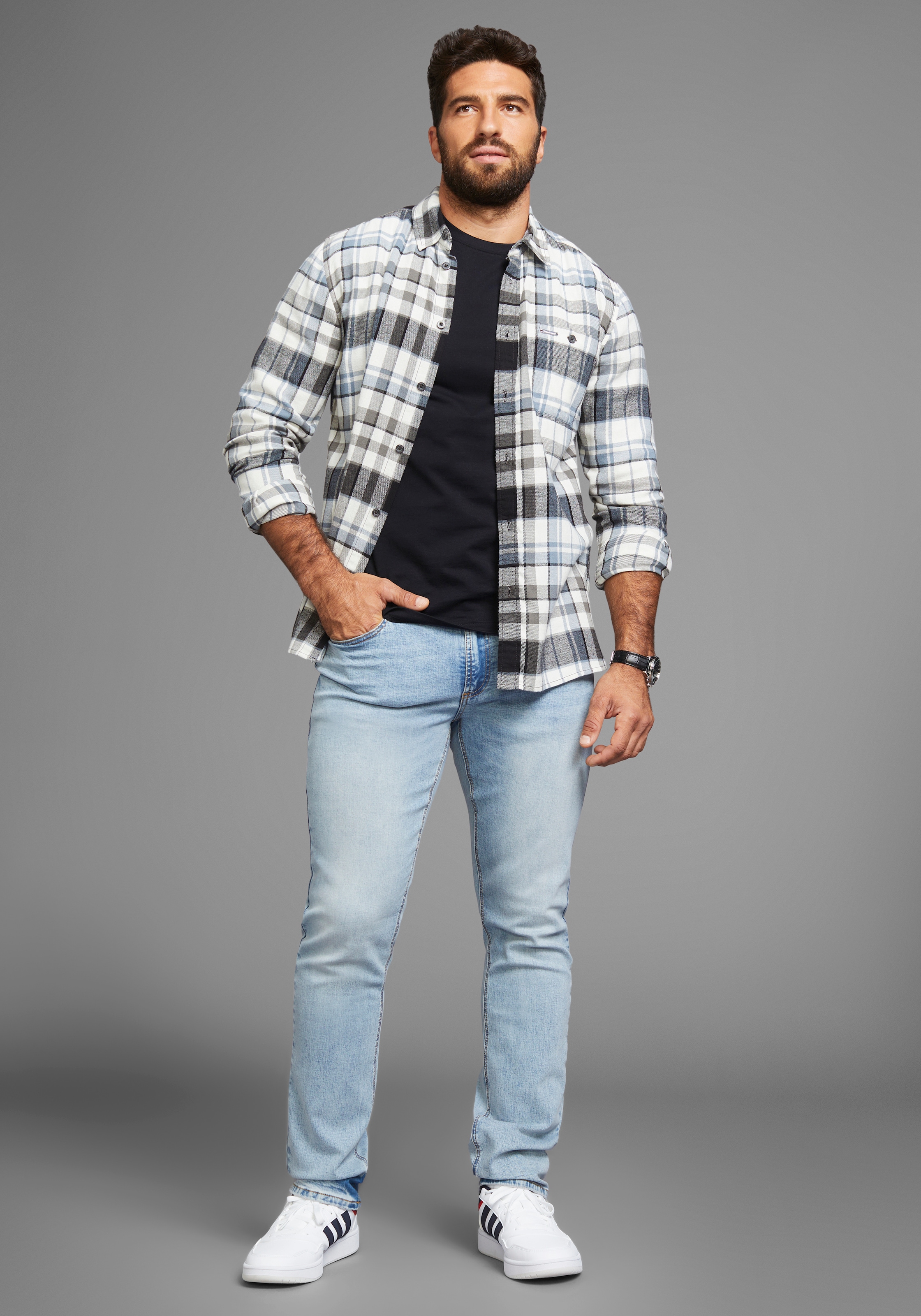 Bruno Banani Straight-Jeans »Hutch«, gerade Beinform, teilweise mit modischen Destroyed-Effekten