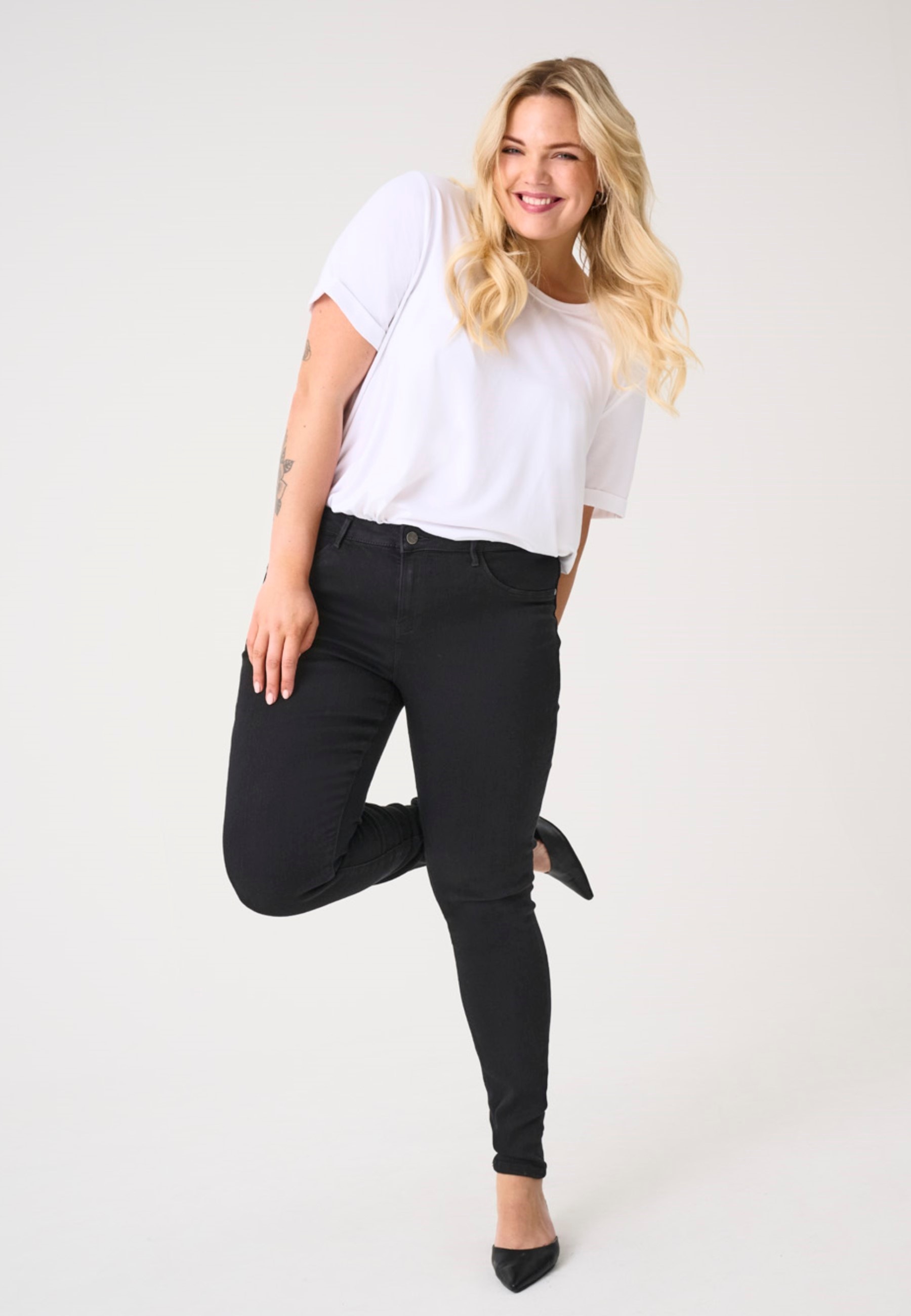 ONLY CARMAKOMA Jeans skinny »CARSTORM  LIFE PUSH UP HW SK JEANS  NOOS«