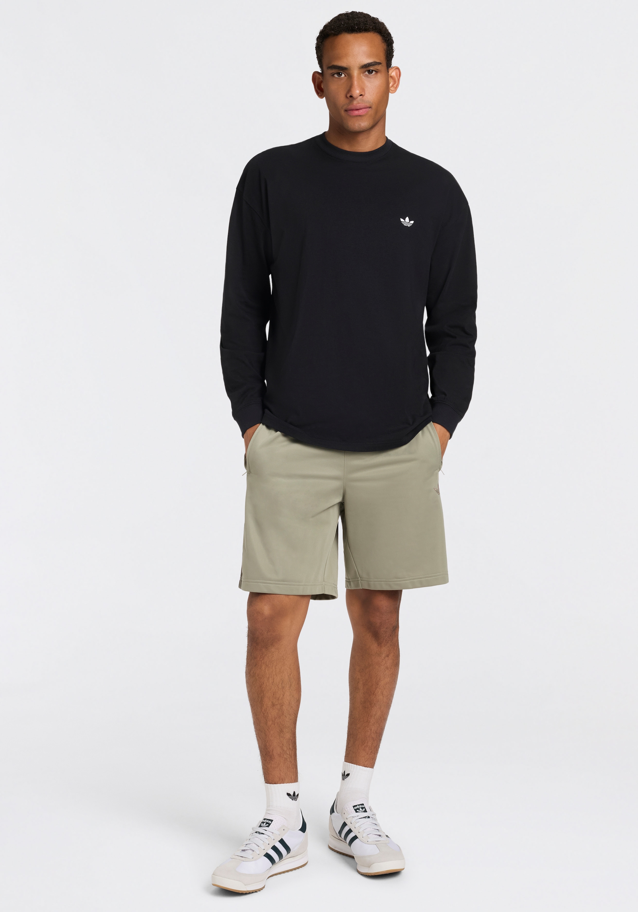 adidas Originals T-shirt »ESS LS TEE« avec encolure ronde, longueur normale, manches courtes