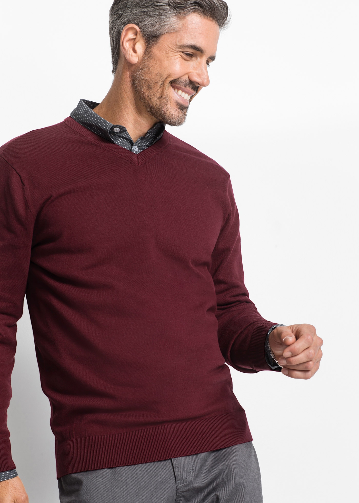 bonprix Pull en tricot »Feinstrickpullover in Regular Fit« aus Feinstrickmaterial, mit V-Ausschnitt, Regular Fit