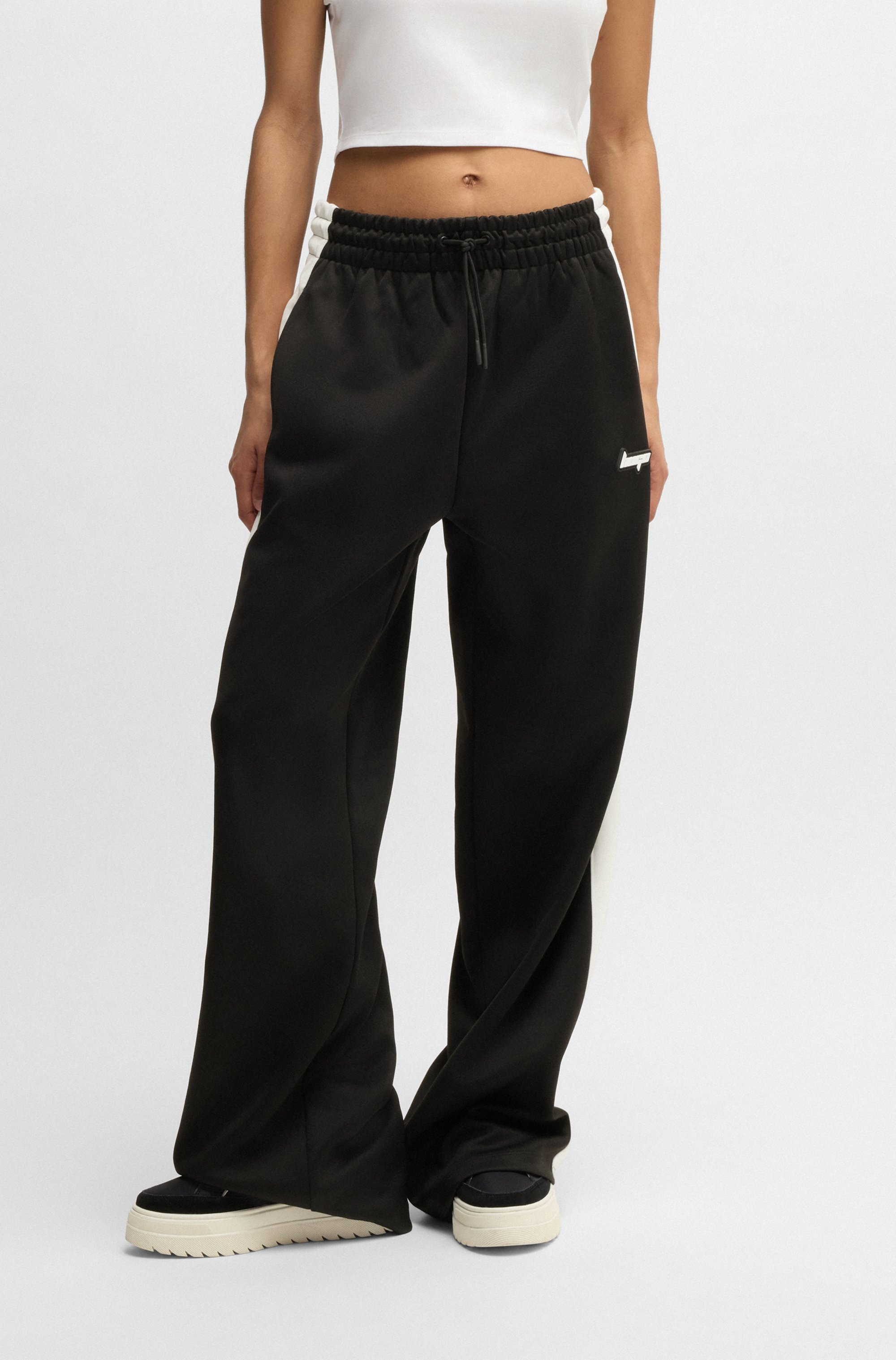 Image of HUGO Webhose "Nelarina" im Retro color blocking