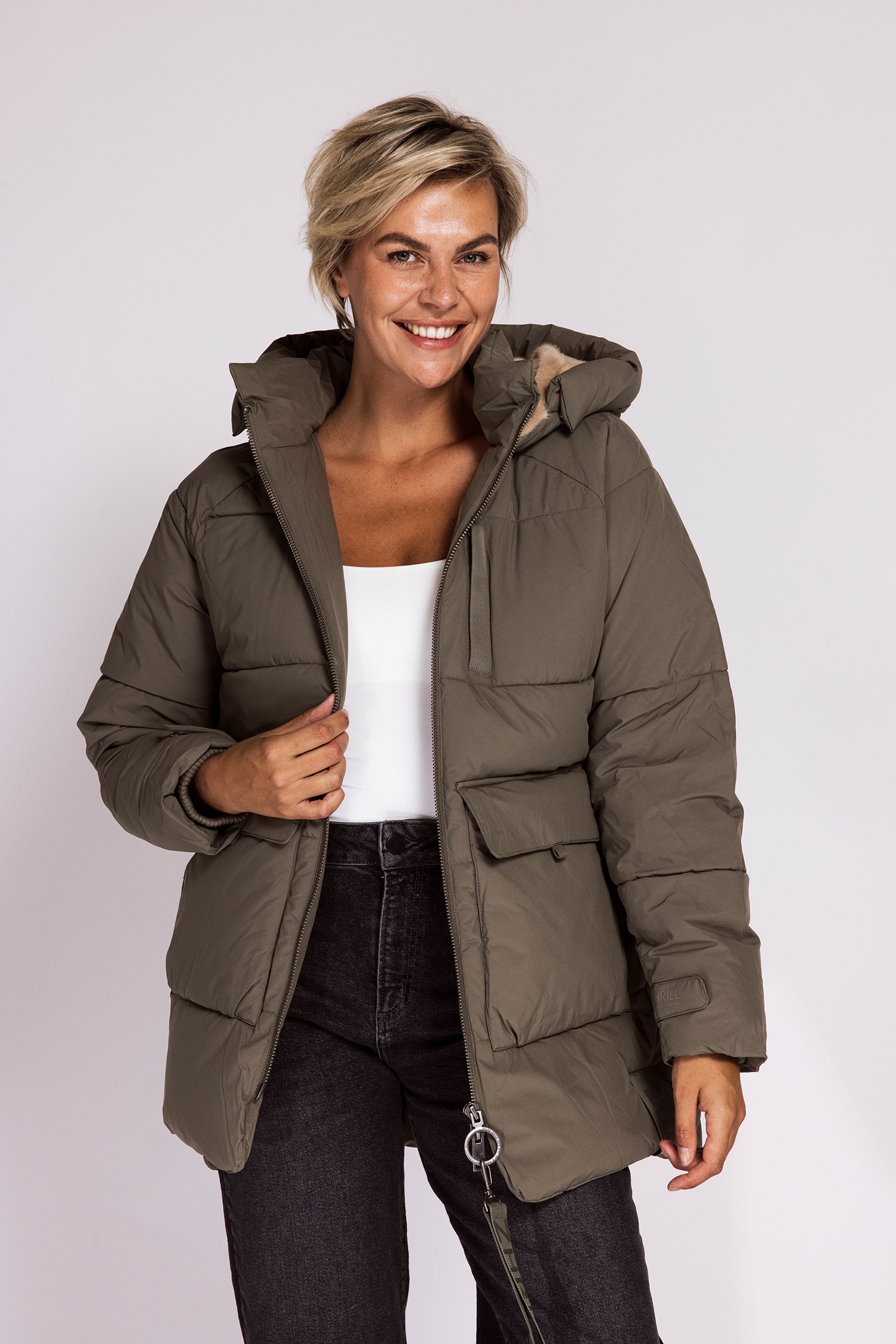 Image of Zhrill Steppjacke "ZHNIEKA" mit Kapuze mit Kapuze, mit Logo-Druck, mit 2-Wege-Reissverschluss