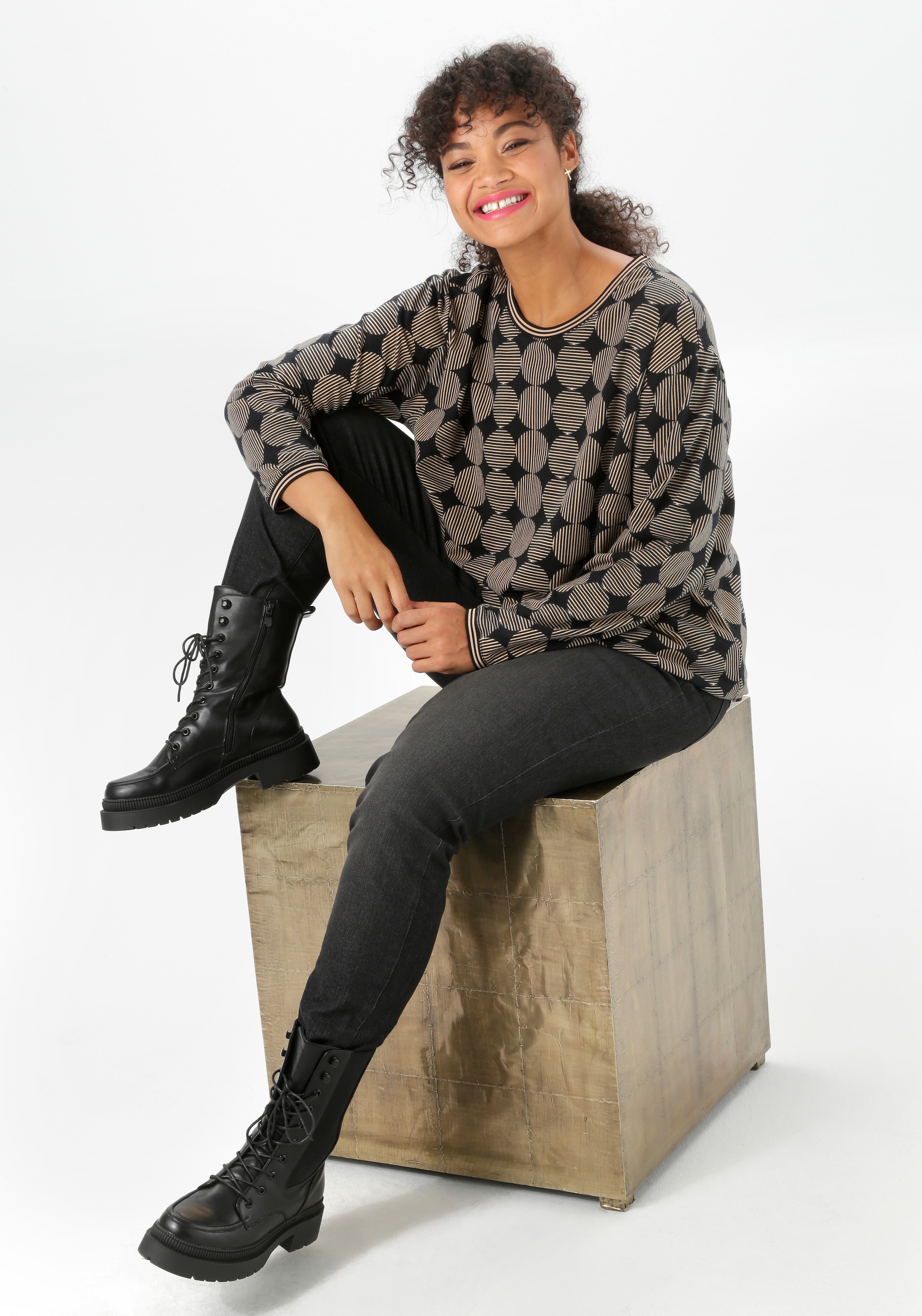 Aniston PLUS Sweatshirt, mit grossflächigem, Pünktchendruck - NEUE KOLLEKTION