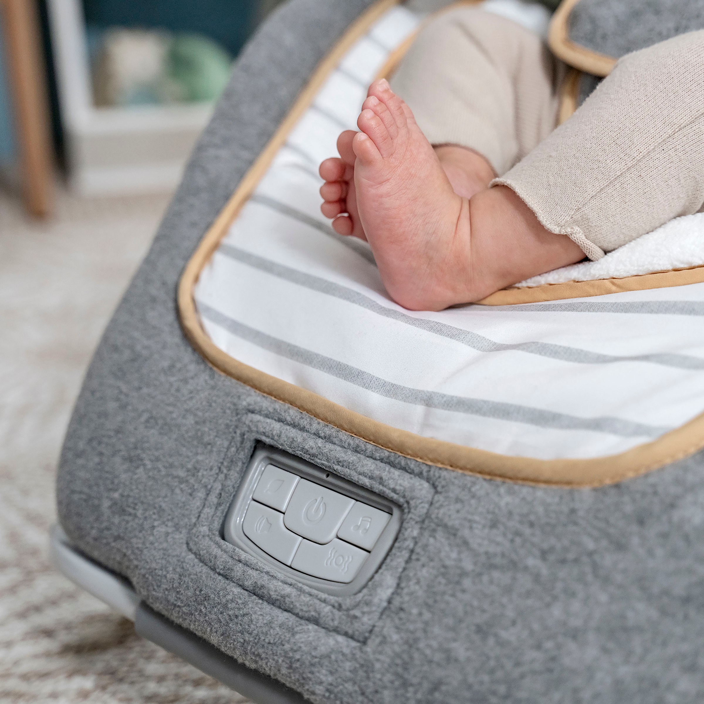 ingenuity Babywippe »Rocking Seat - Bella Teddy« mit Sound-Effekt