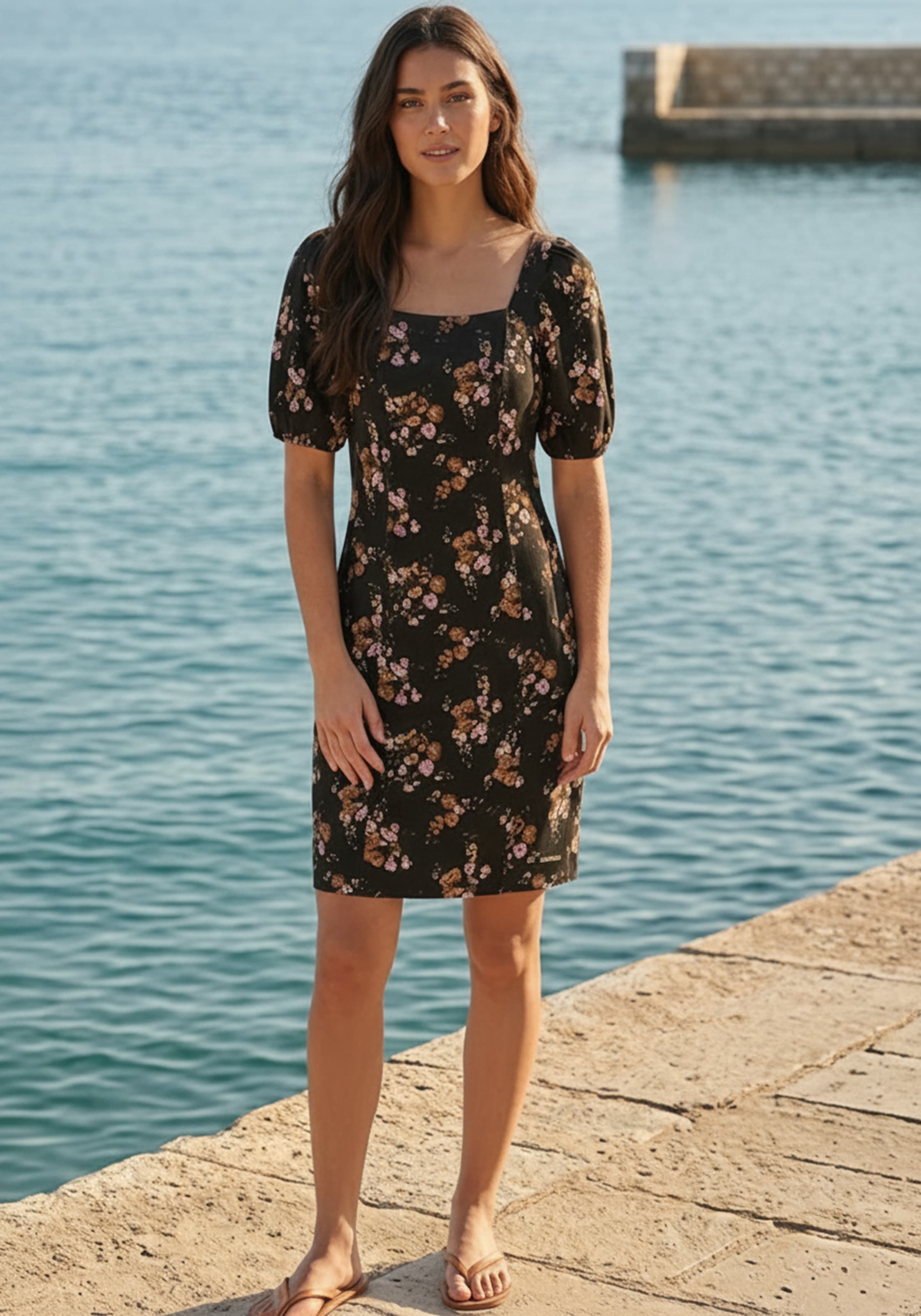 Image of Bruno Banani Sommerkleid mit geblümter Optik, aus Jersey, elastische Viskosemischung