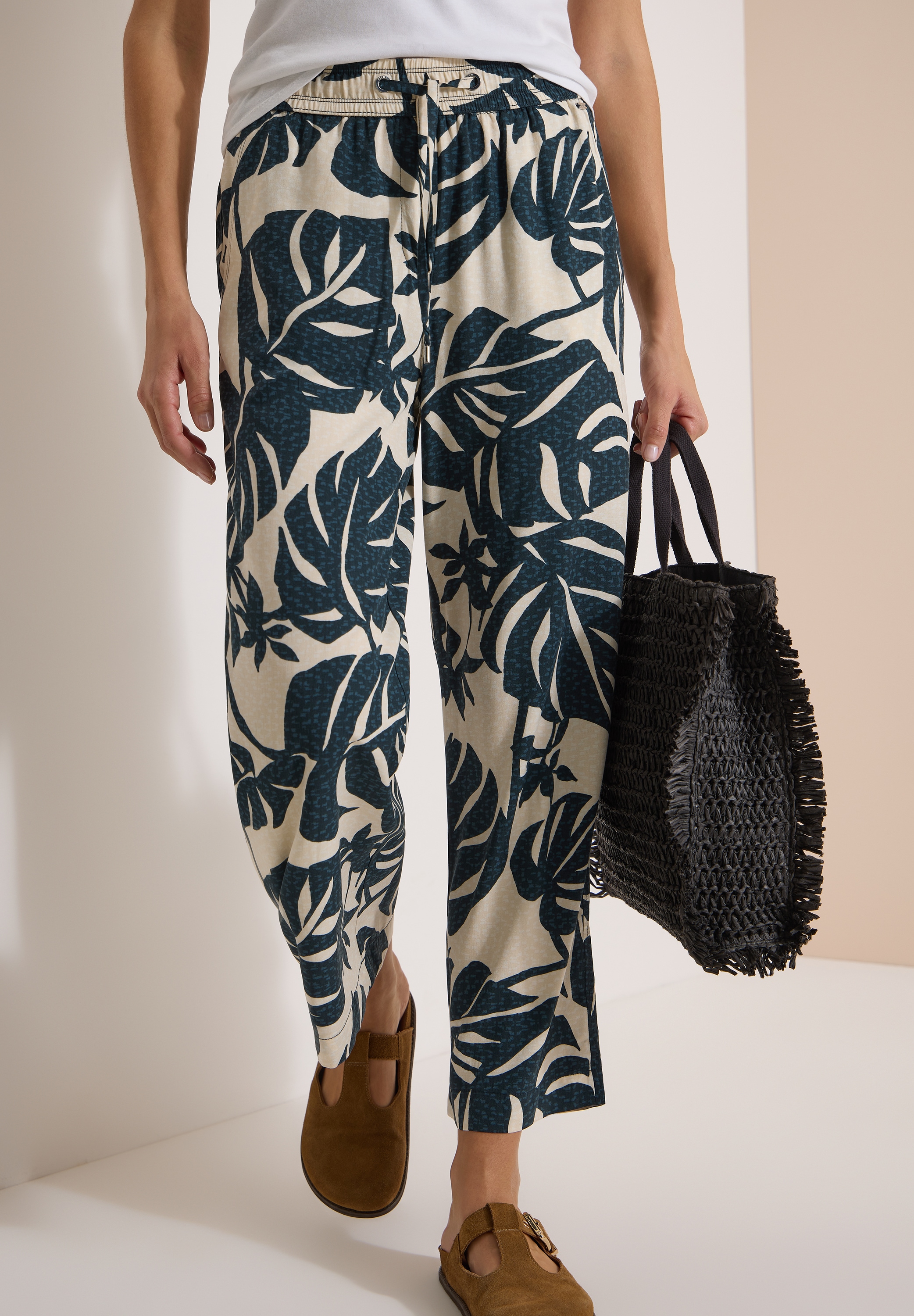 Image of Cecil Stoffhose "Style Neele" Sommerhose im Loose Fit und mit floralem Muster