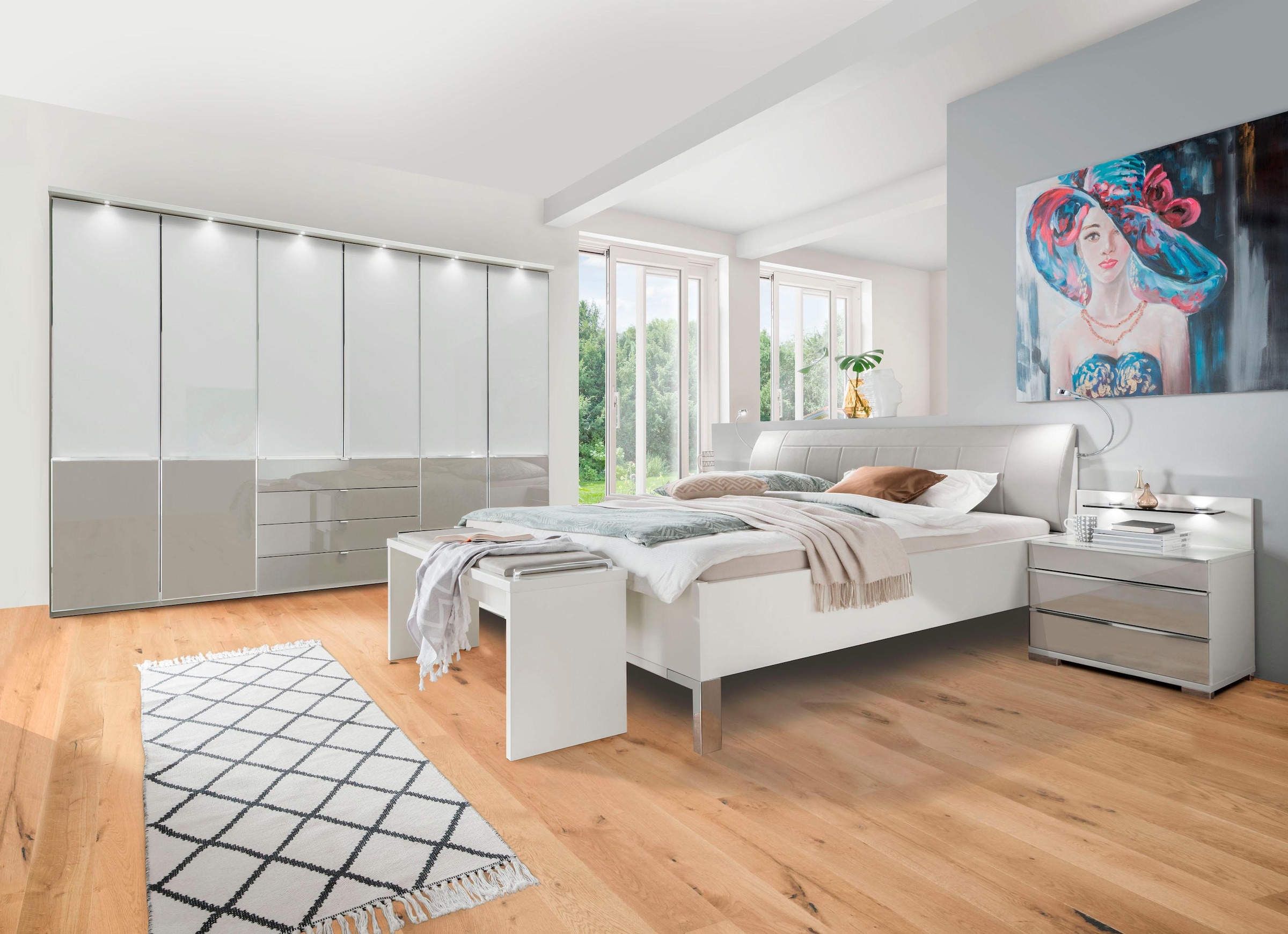WIEMANN Kleiderschrank »Shanghai, Drehtürenschrank, Schrank mit 2-farbiger Glasfront«, (2 Höhen 216/236 cm auswählbar, MADE IN GERMANY), mit hochwertiger Glasfront, Schubkästen und Türen inkl. Dämpfung