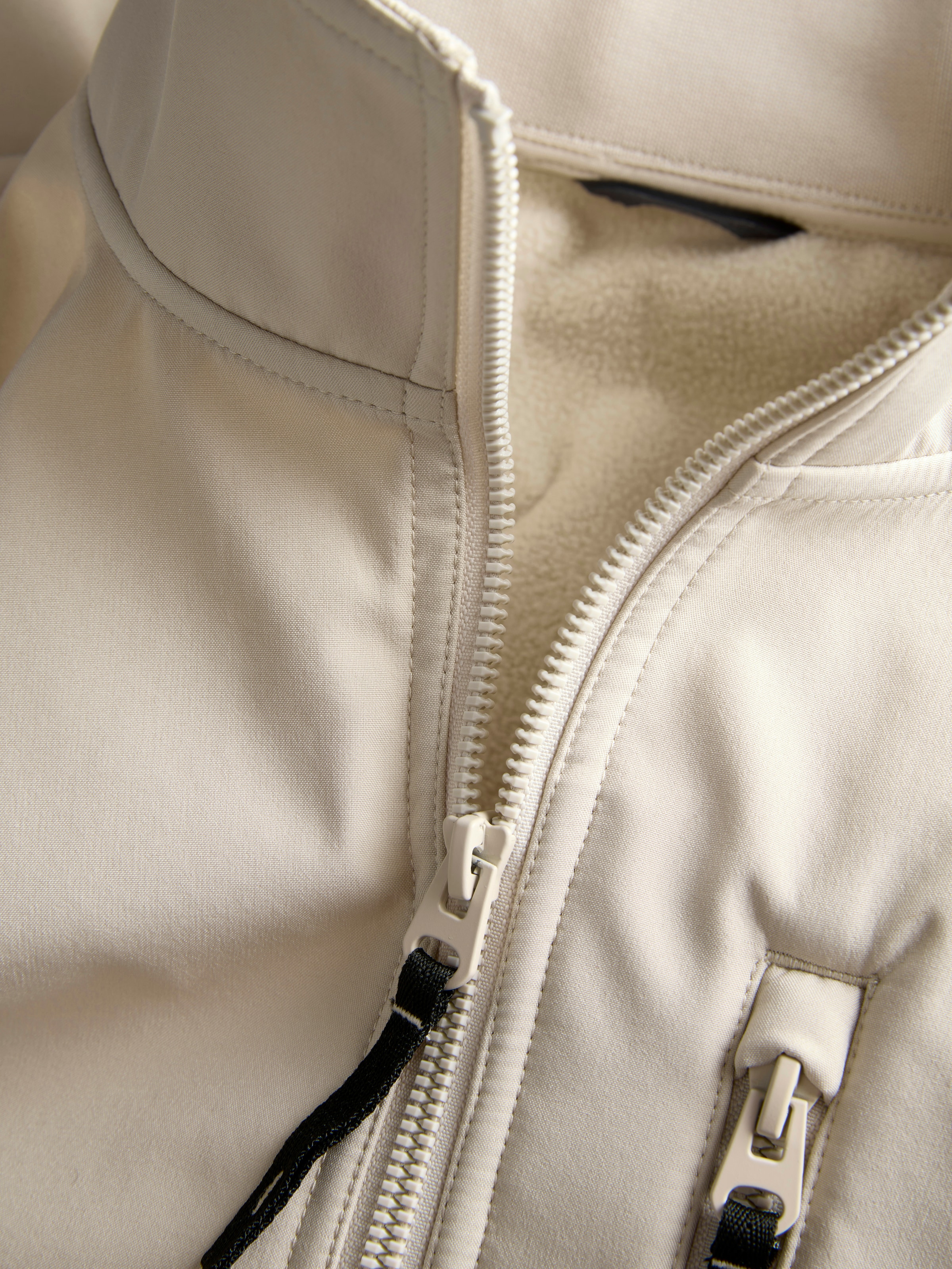 Jack & Jones Softshelljacke »JJEPARKER SOFTSHELL BOMBER SN« mit Brust-Reissverschluss