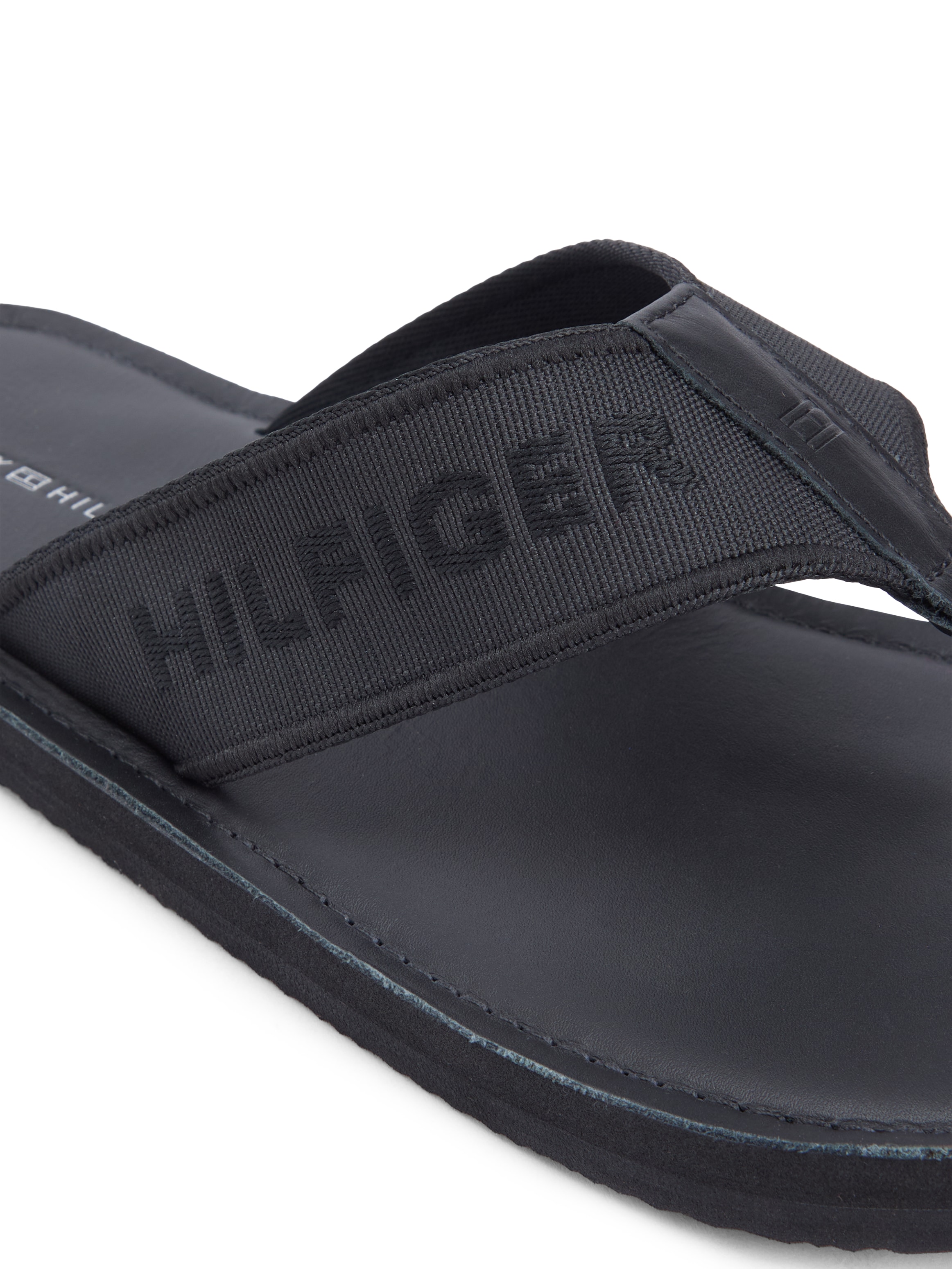 Tommy Hilfiger Séparateur d'orteils »HILFIGER LEATHER BEACH SANDAL«  chaussure d'été, plate avec broderie logo tendance