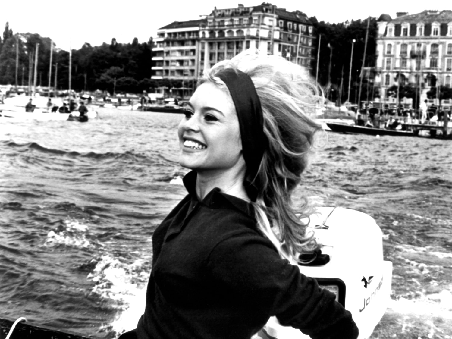 queence Acrylglasbild »Venezia«, Schwarz-Weiss-Stars-Frau-Portrait-Foto-Film-Filmfiguren-Filmszene, Fine Art-Print in Galeriequalität
