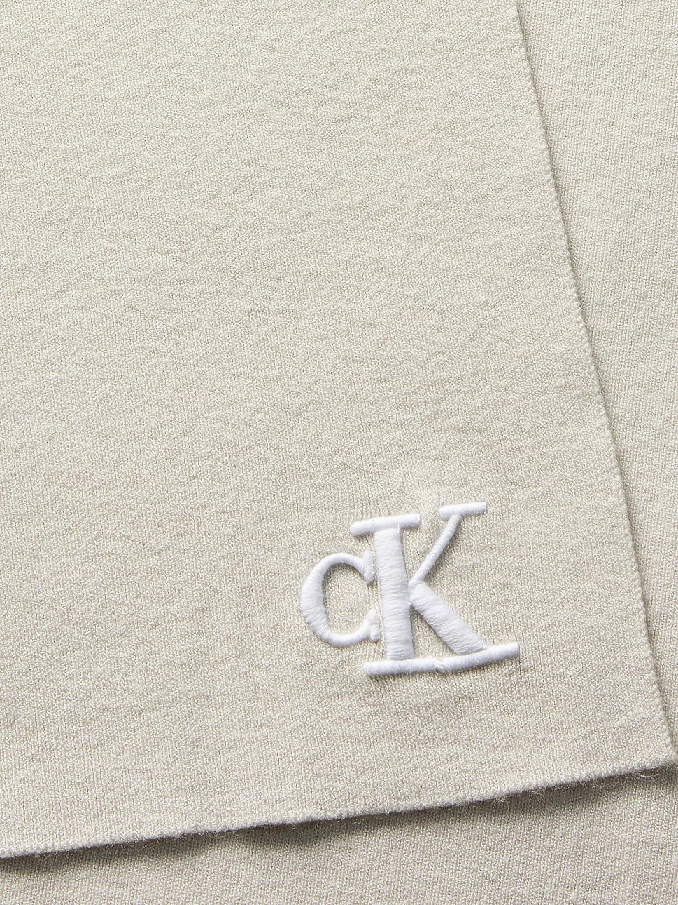 Calvin Klein Strickschal »CK FINE RIB KNITTED SCARF« Regular fit mit Markenlogo