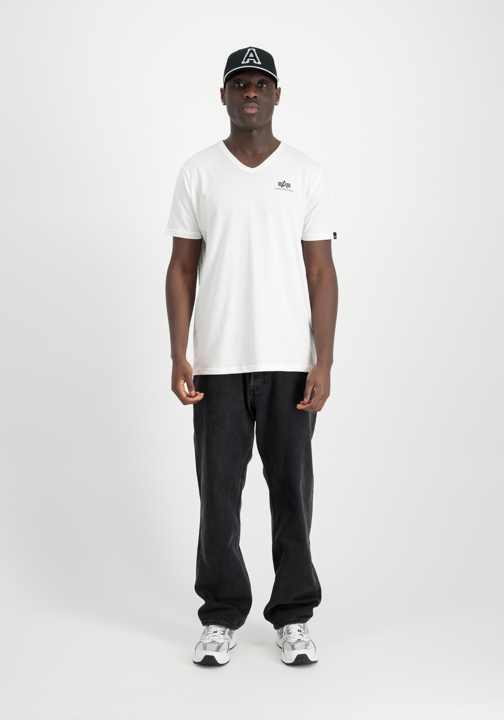 Alpha Industries T-Shirt »Alpha Industries Men - T-Shirts Basic V-Neck T Small Logo«