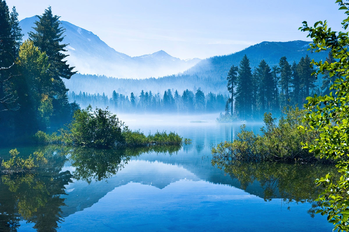 Image of Papermoon Fototapete »Morgen Bergnebel«, Vliestapete, hochwertiger Digitaldruck bei Ackermann Versand Schweiz