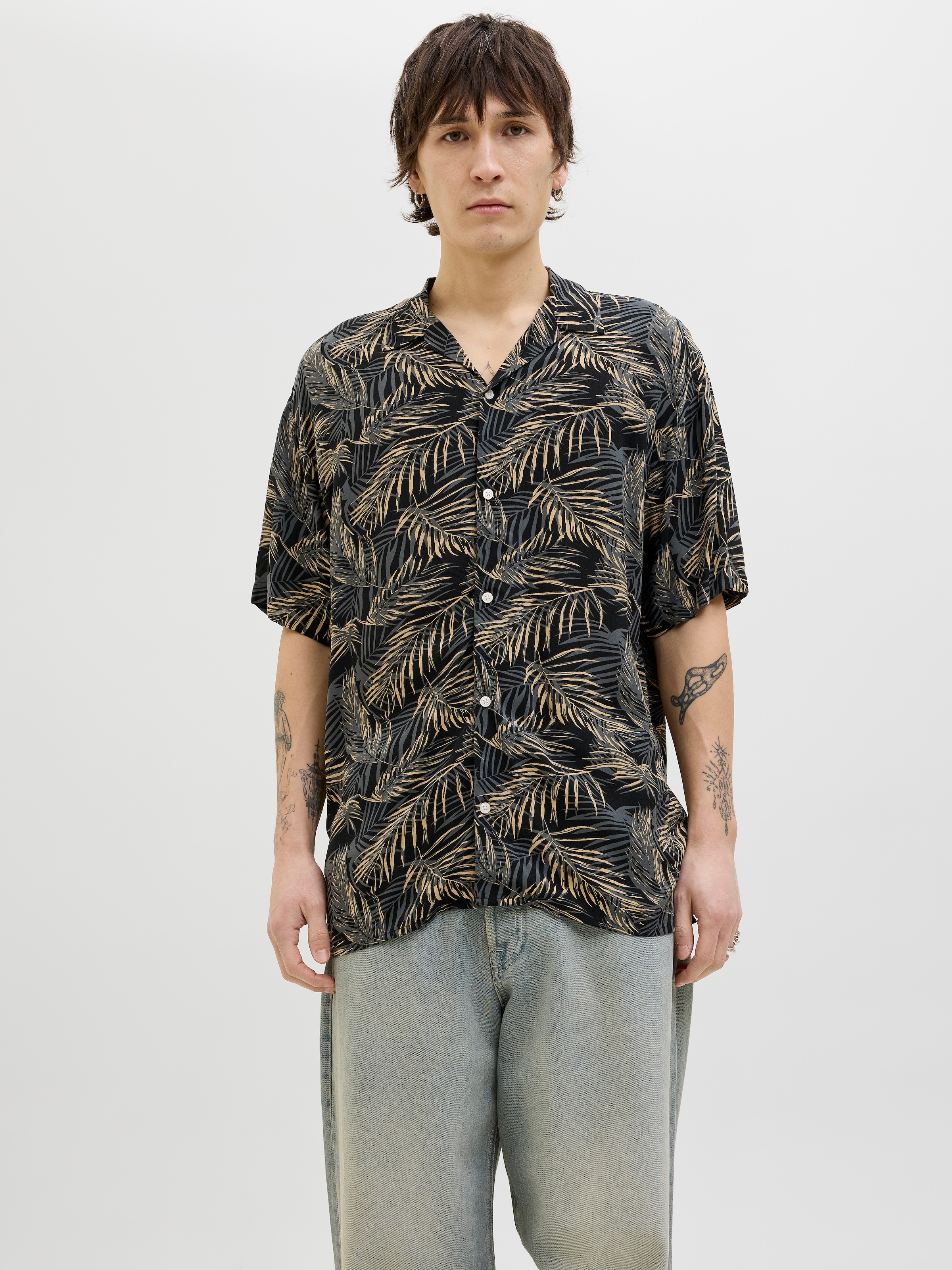 Image of Jack & Jones Kurzarmhemd "JJEJEFF TROPICAL AOP RESORT SHIRT SS SN" mit All-Over Print