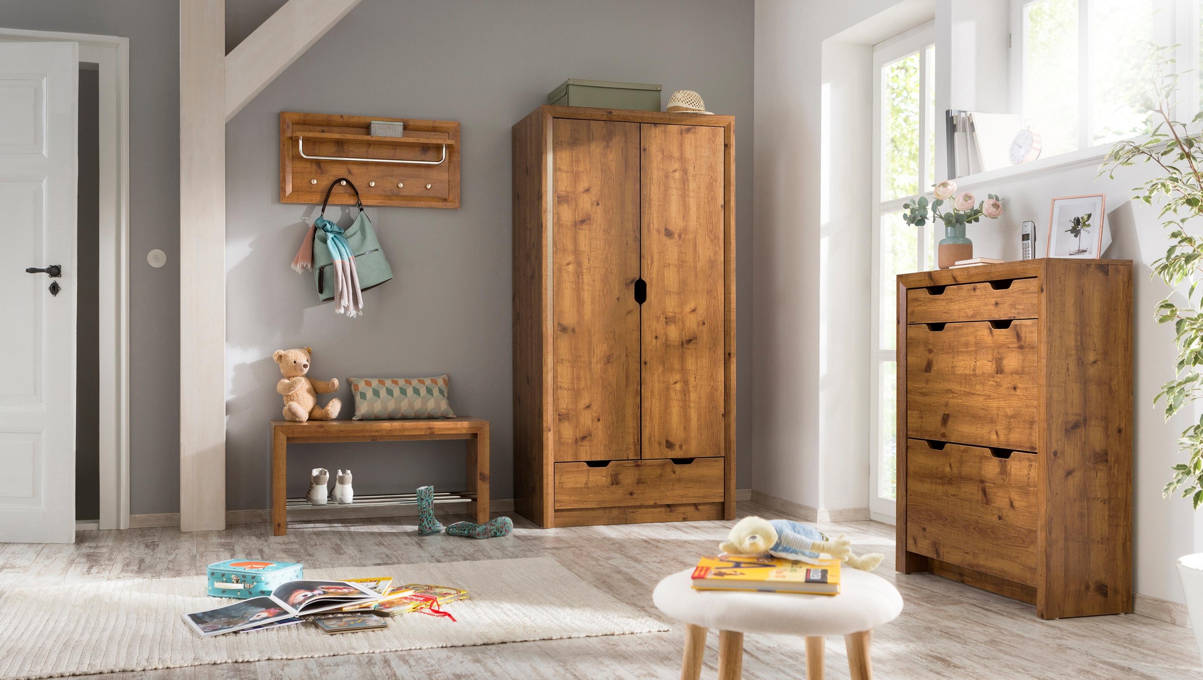 Image of Home affaire Schuhkommode »Brisbane«, mit 2 Schuhklappen, 1 Schublade und einen sehr schöne Schrägrahmen in Gärung bei Ackermann Versand Schweiz