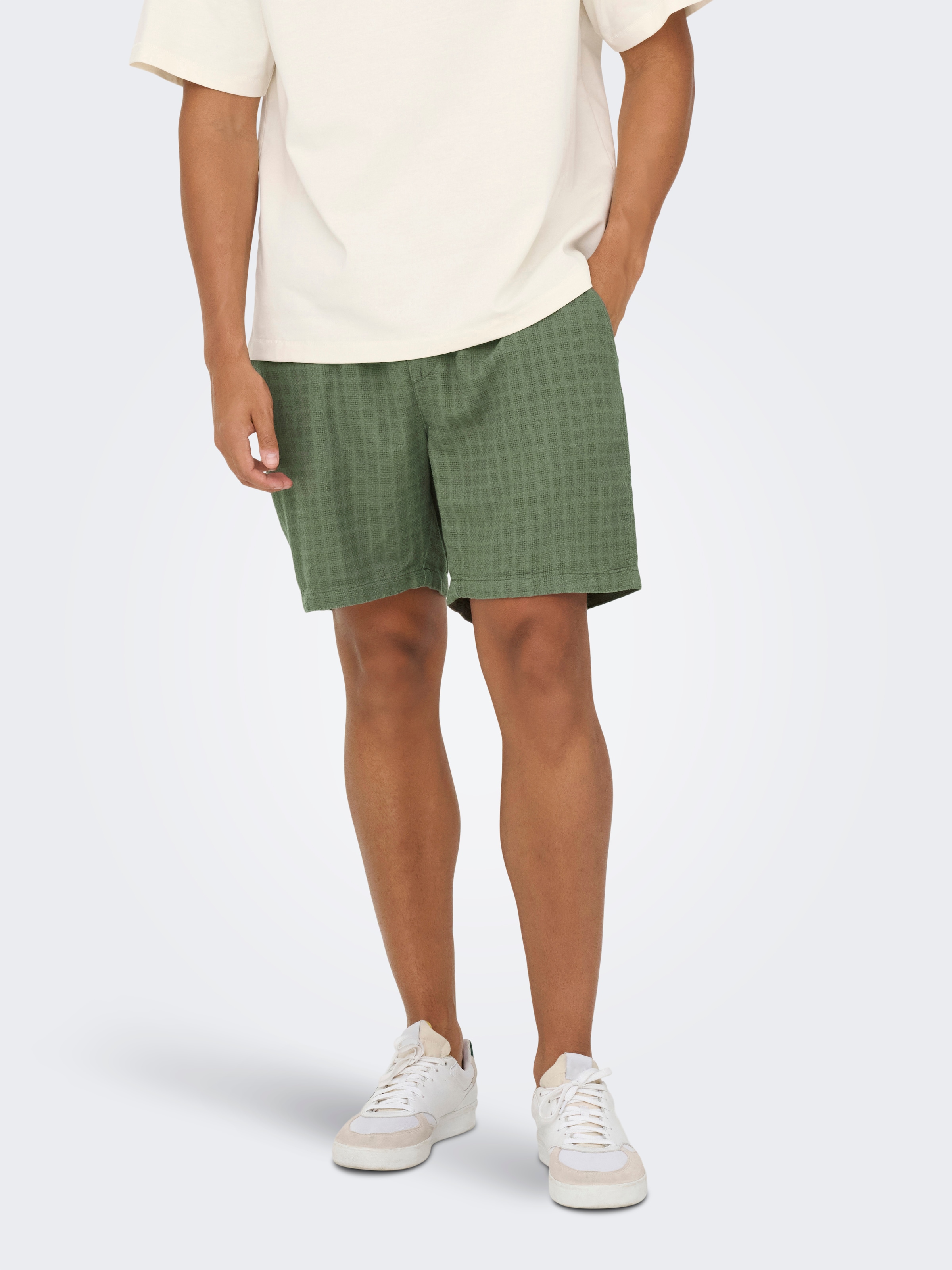 Image of ONLY & SONS Shorts "ONSTEL LINEN LATHAM 0257 SHORTS" Viskose/Leinen, gerade geschnitten
