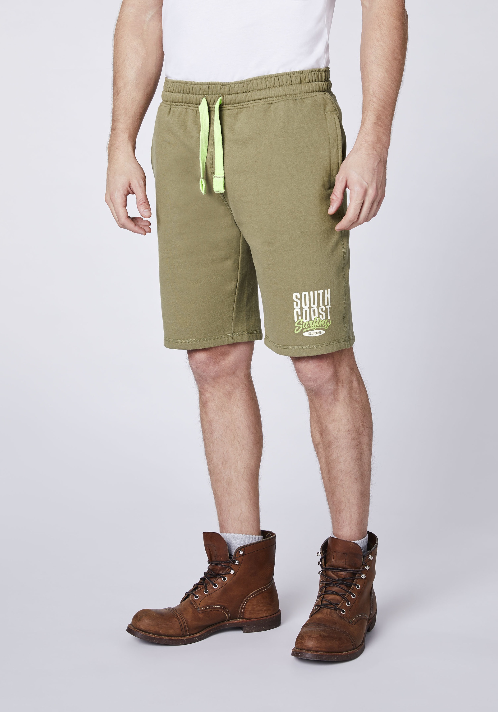 Sweatshorts »mit zwei Eingrifftaschen«