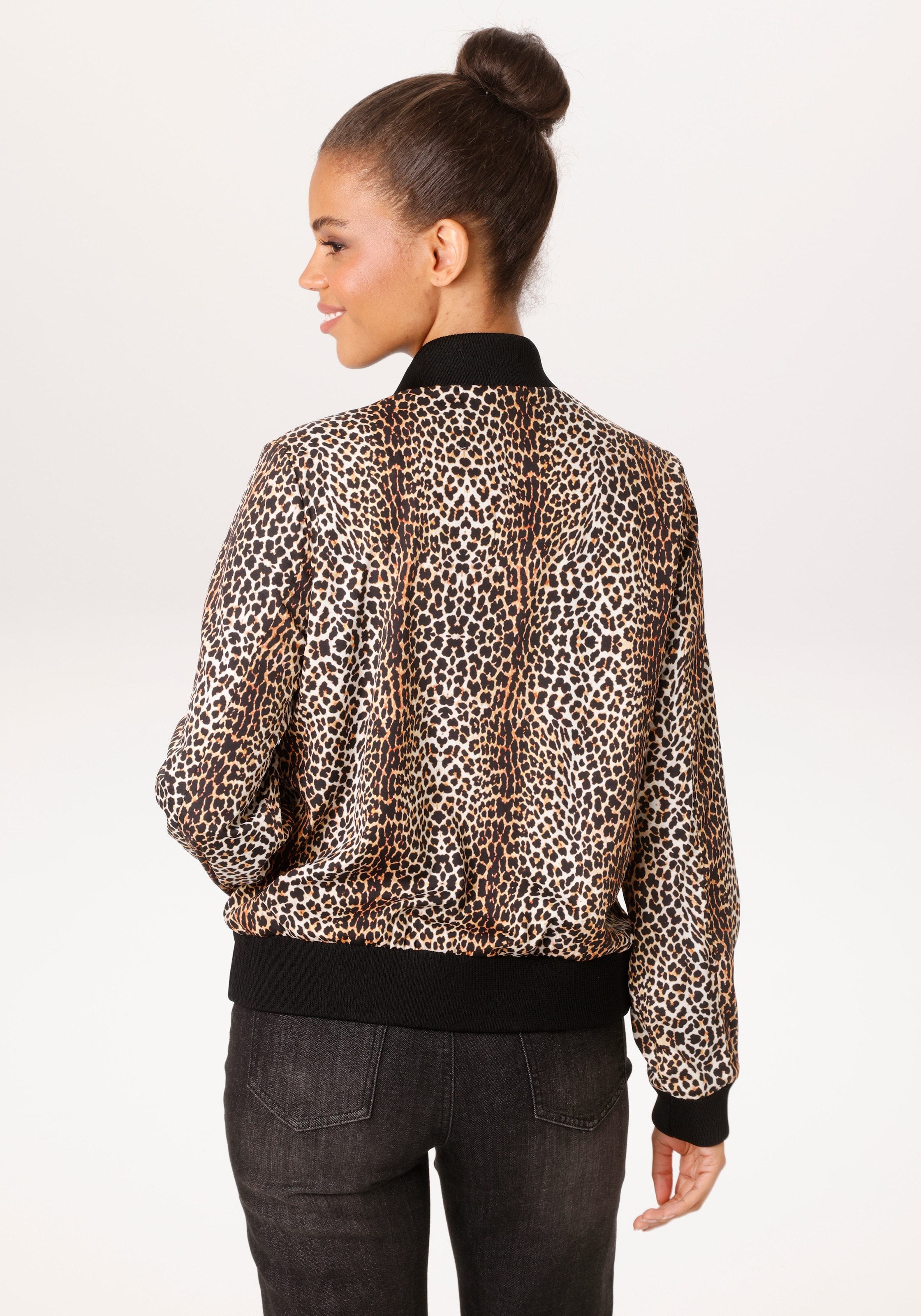 Aniston CASUAL Blouson mit trendigem Leo-Print - NEUE KOLLEKTION