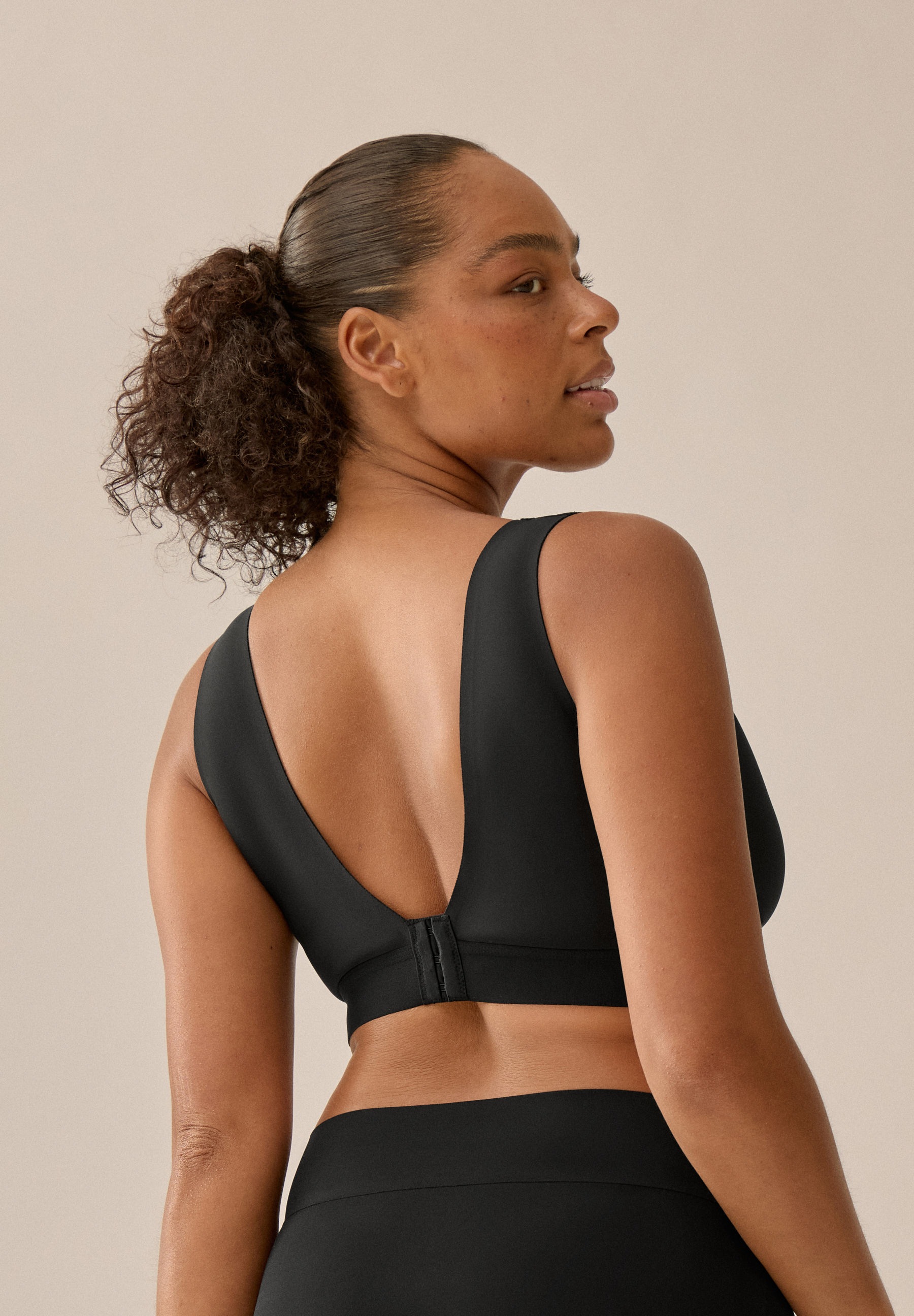 Naturana Soutien-gorge moulé »Smoothing« 1 cuis hohe Seitenteile, weich, bequem, basic, breite Träger, ohne Bügel