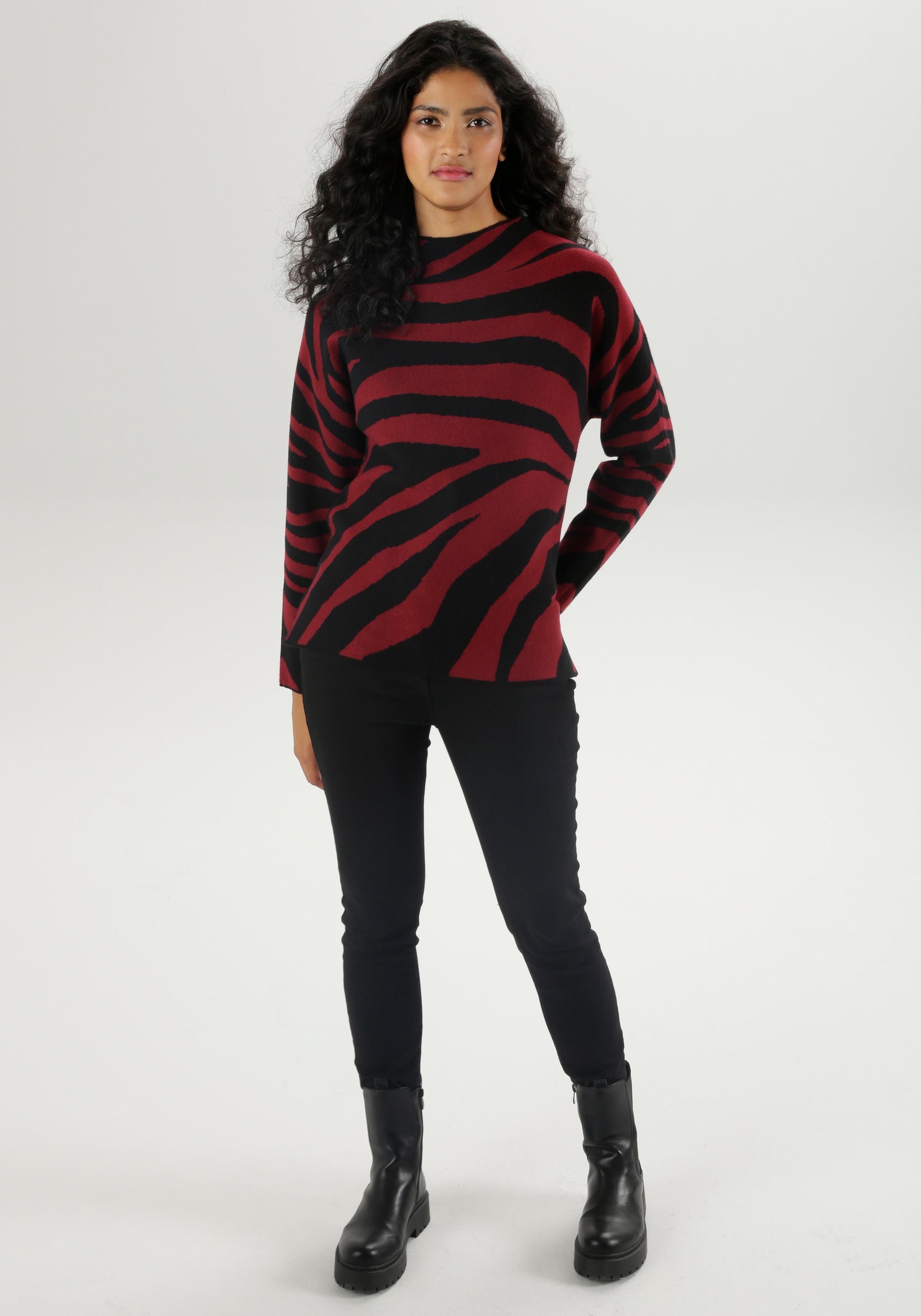 Aniston SELECTED Strickpullover, mit Animal-Muster und weitem Stehkragen